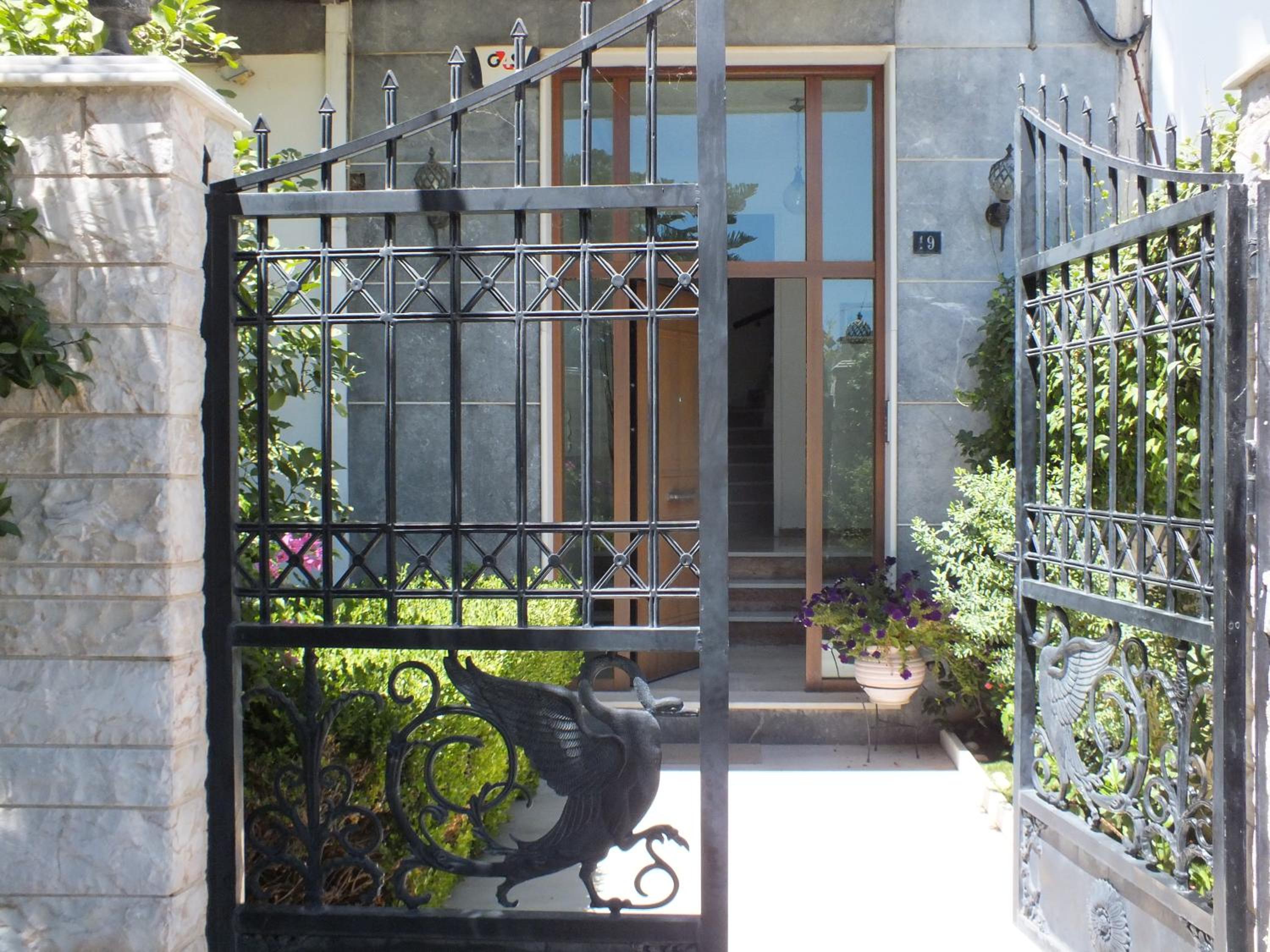 Maria's Apartment Next to Alimos Metro Station