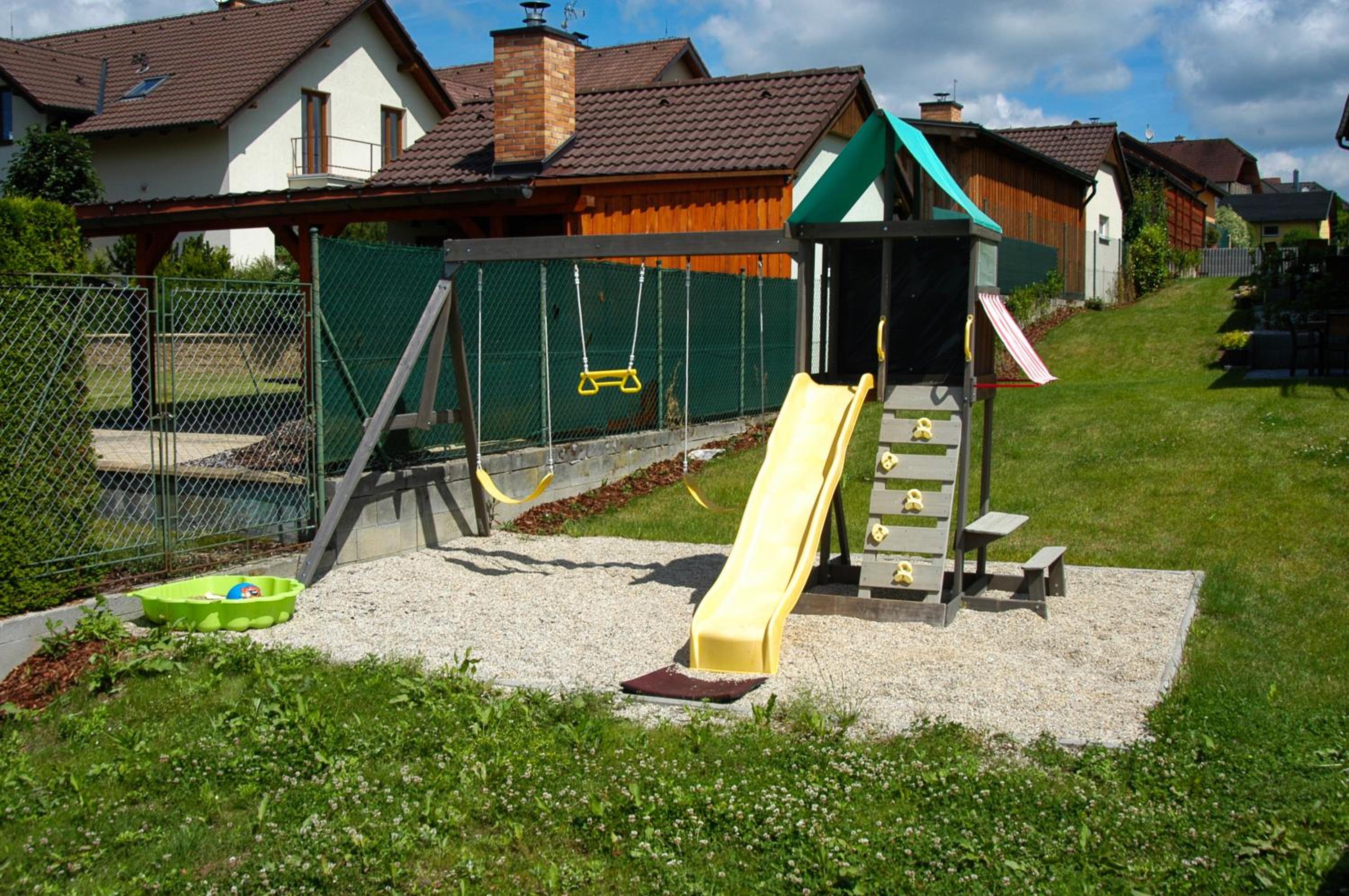 Apartmánové domy s bazénem Lipno 1