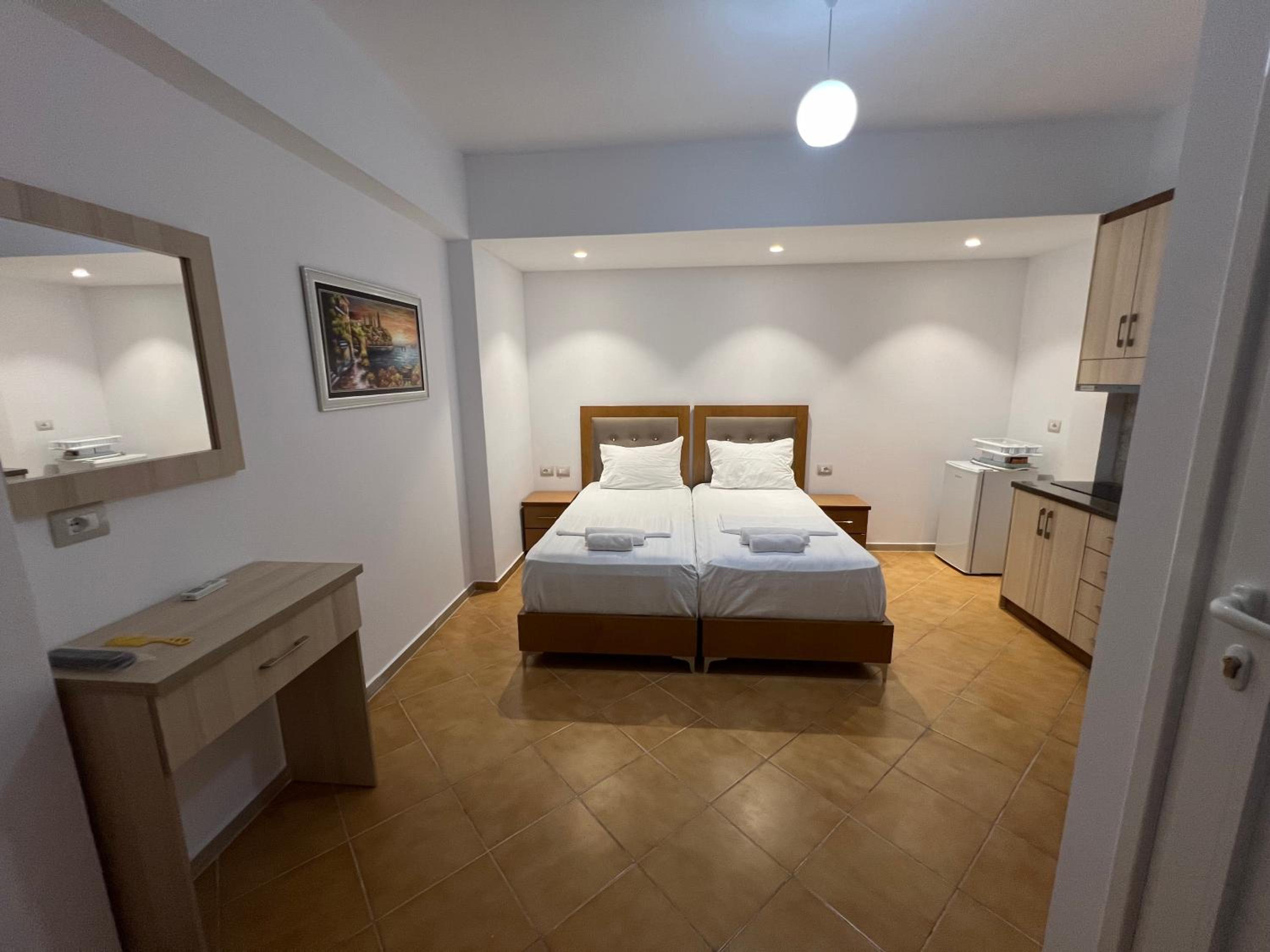 Anna Rooms