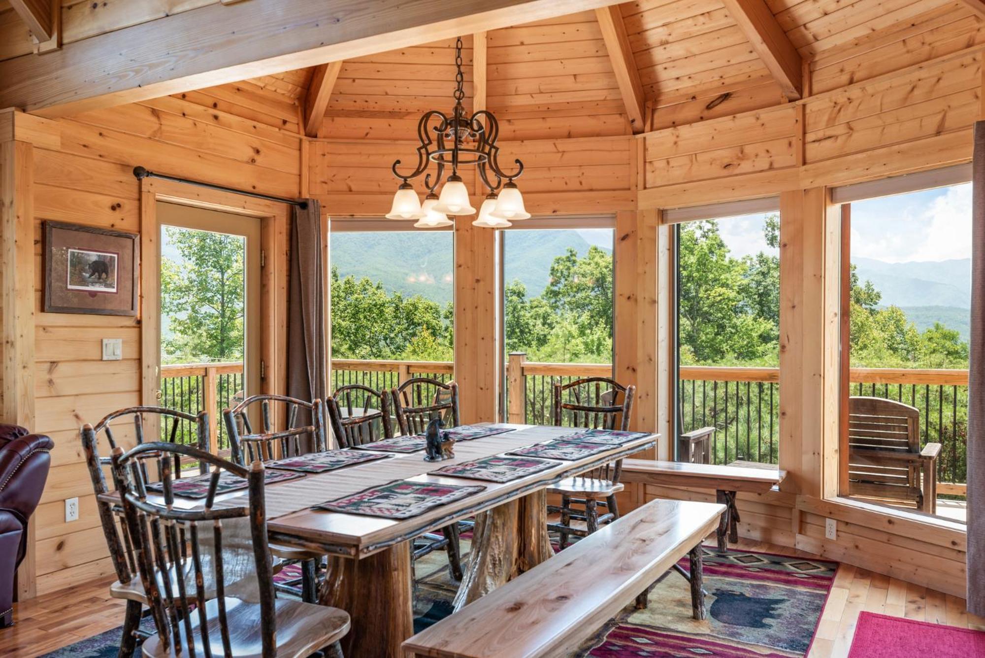 Pinnacle View Lodge by Stony Brook Cabins
