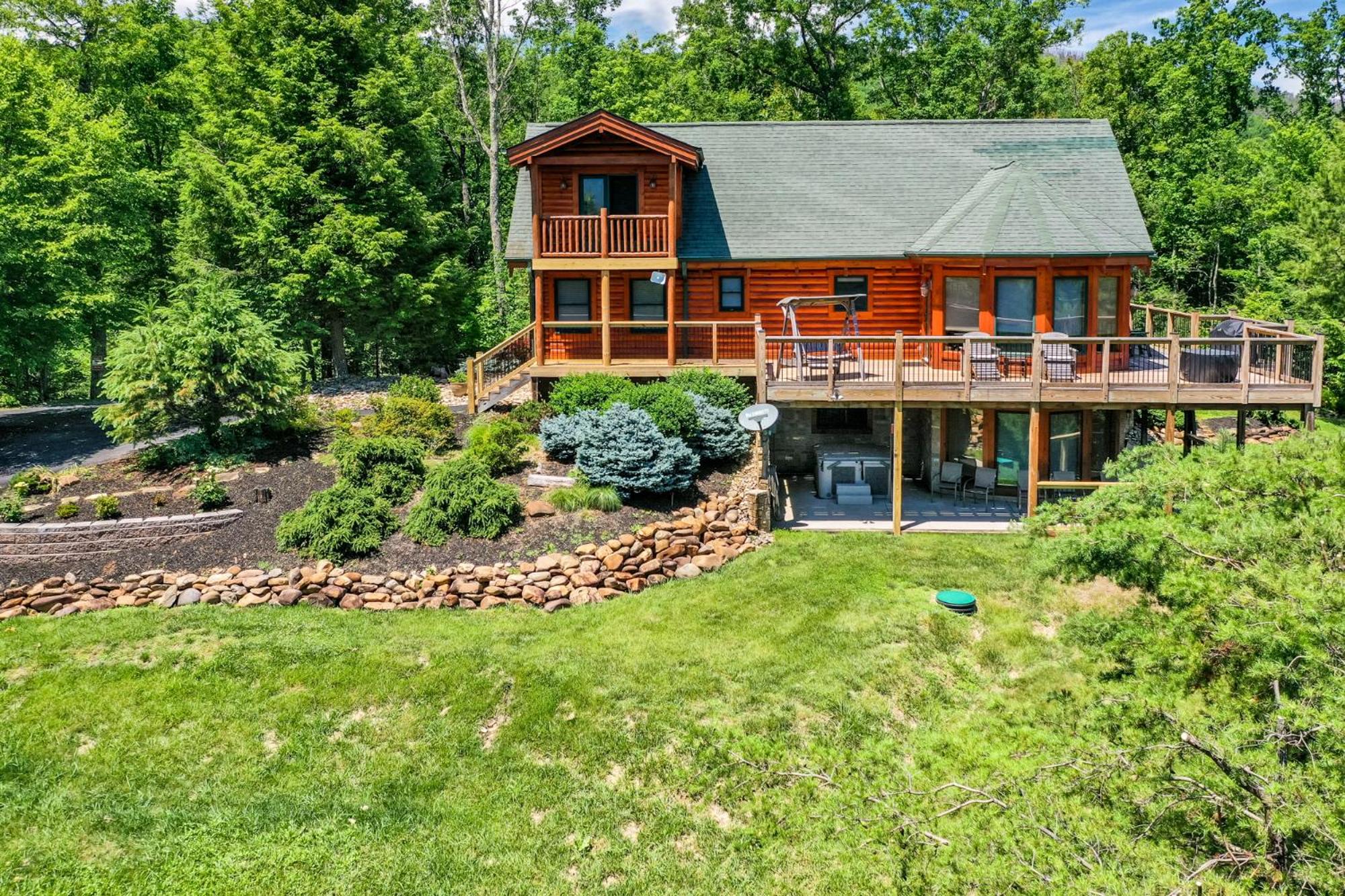 Pinnacle View Lodge by Stony Brook Cabins