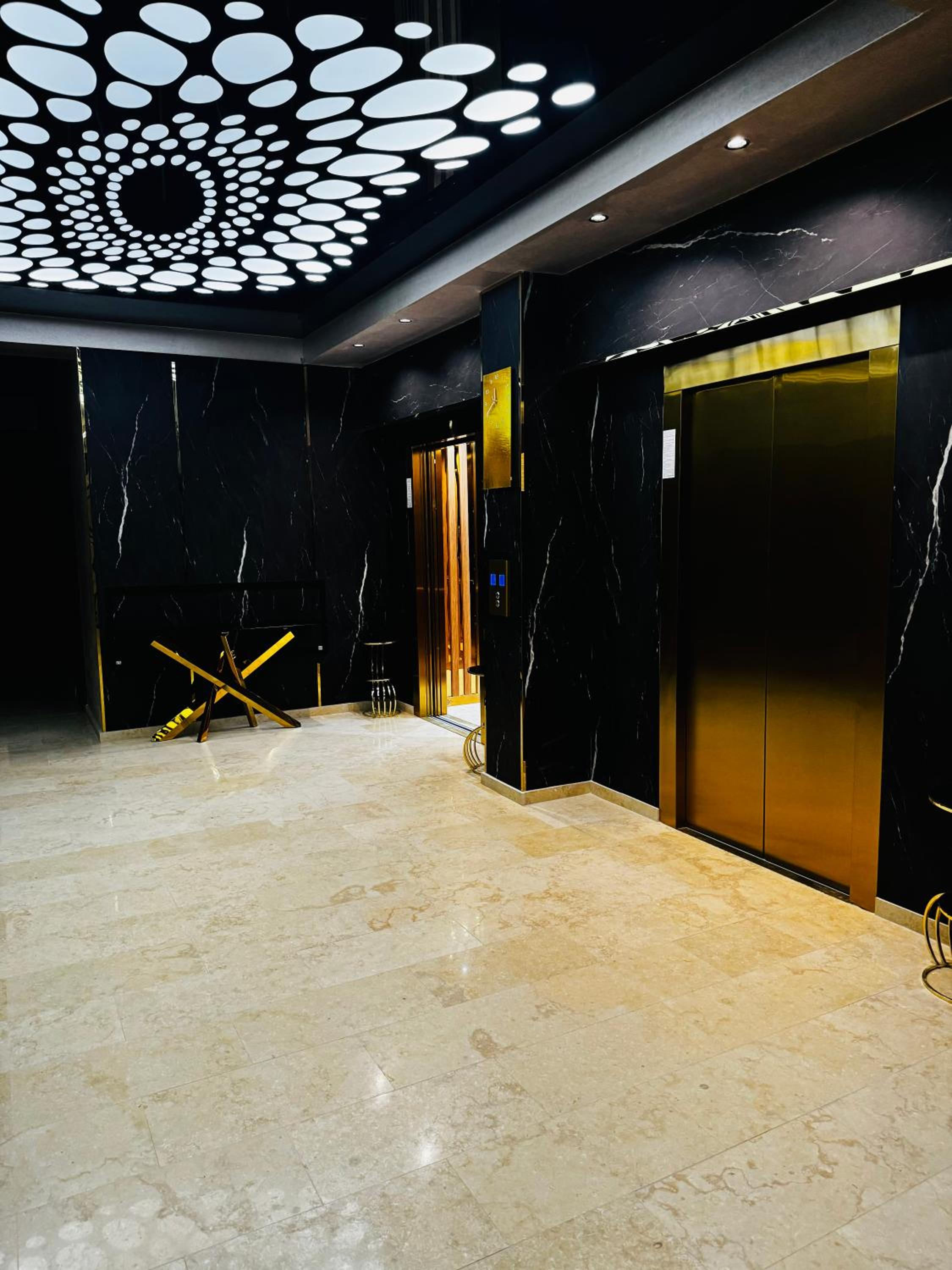 DXN Apartment 12 by Stefan Building view 4
