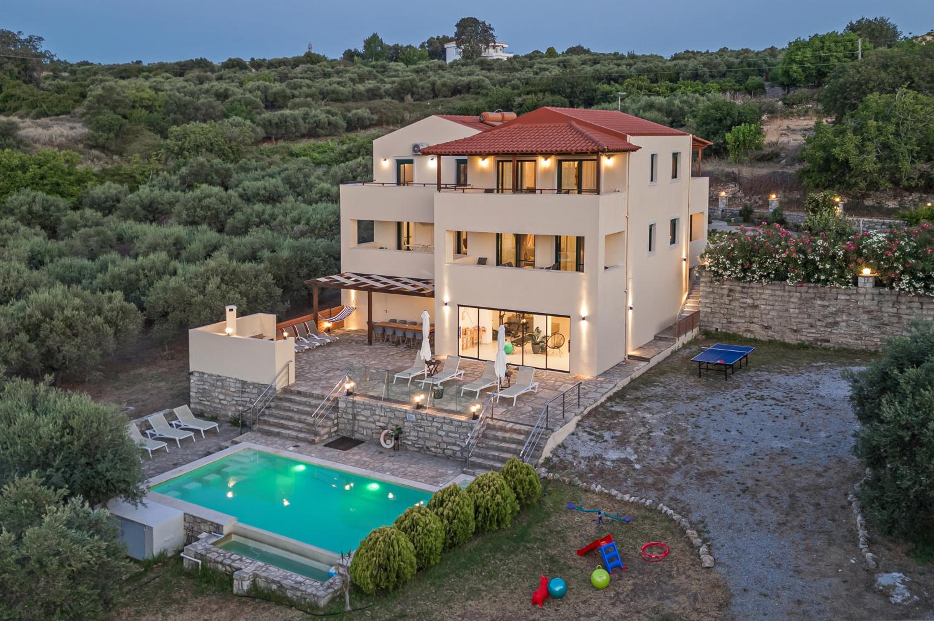 Hotel Elarchon Villa Private Pool - Image 1