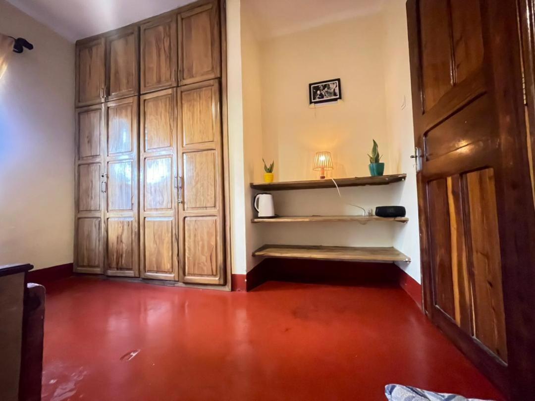 Uhuru Homestay