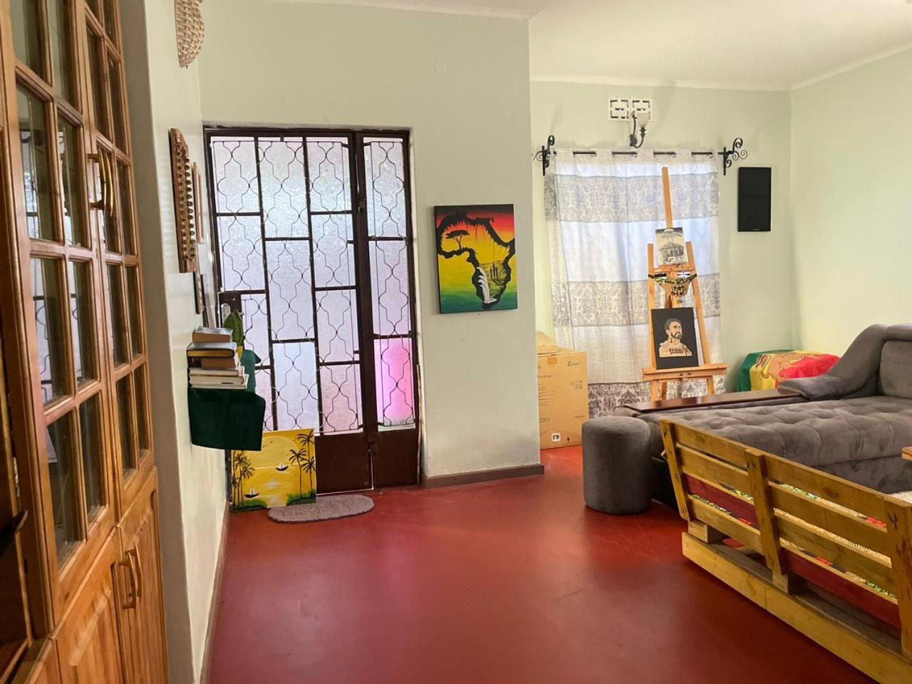 Uhuru Homestay