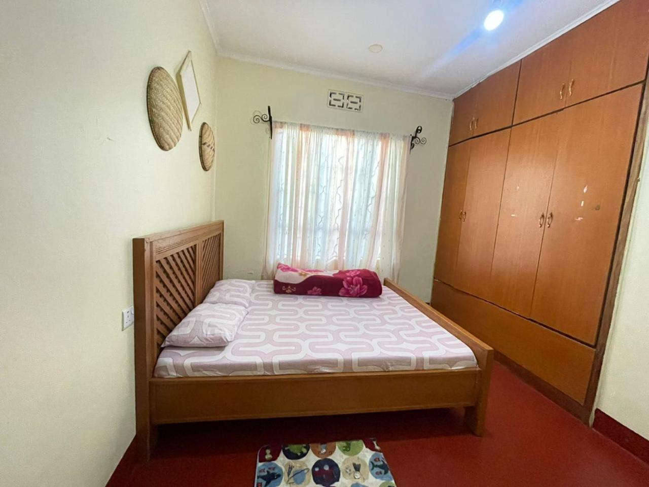 Uhuru Homestay