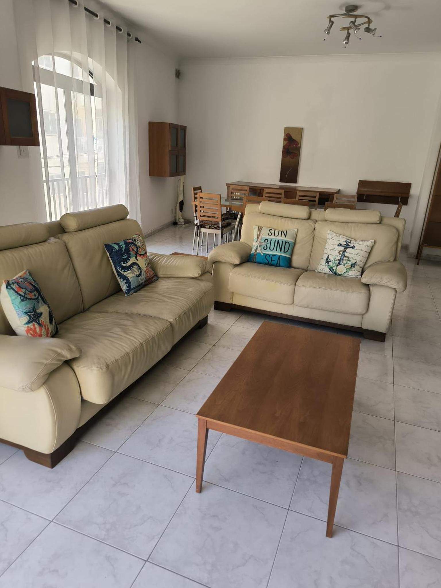 3 Bedrooms apartment 160sqm Balluta Bay by walk! — St Julian's