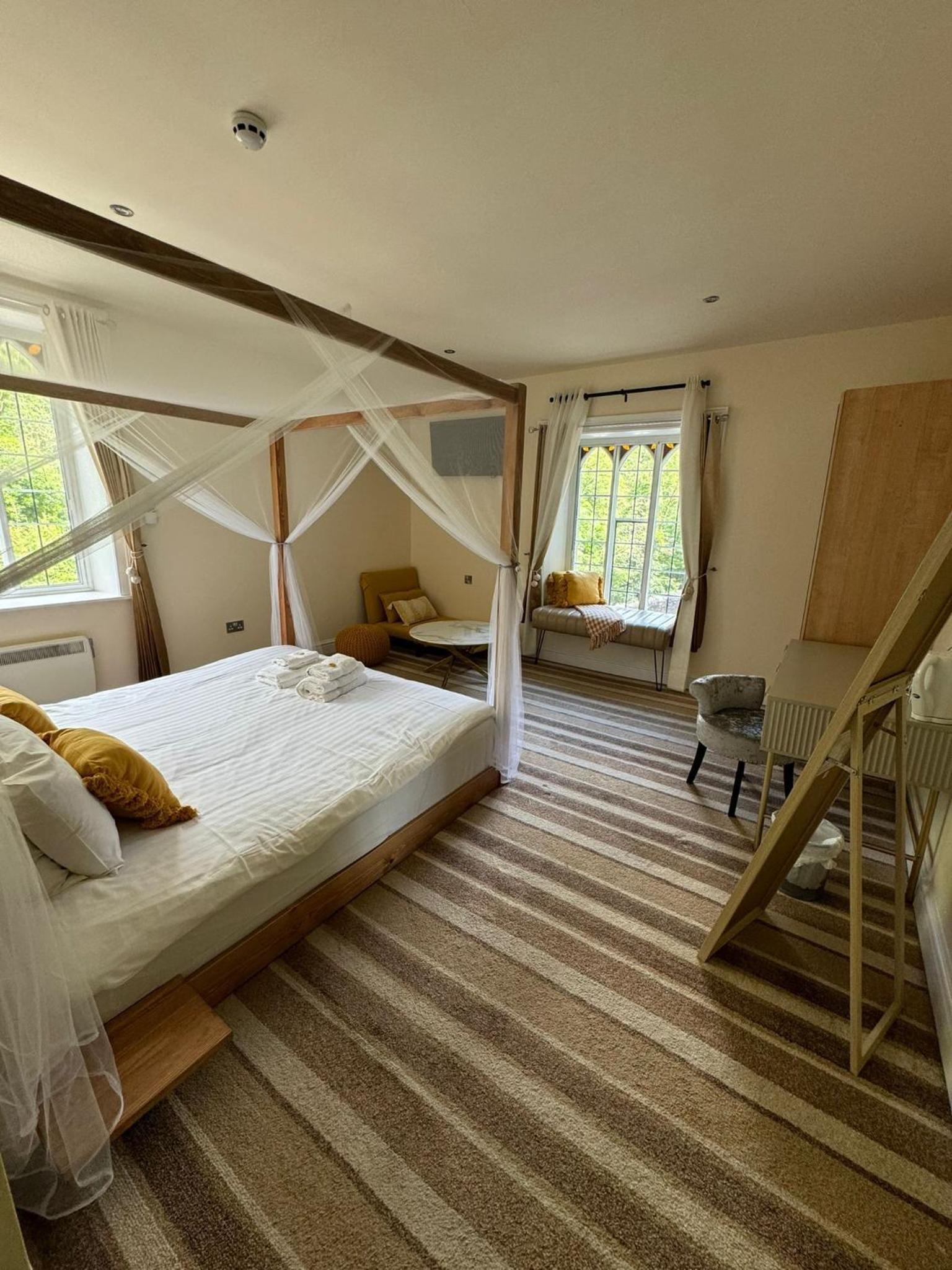 High Tor Hotel