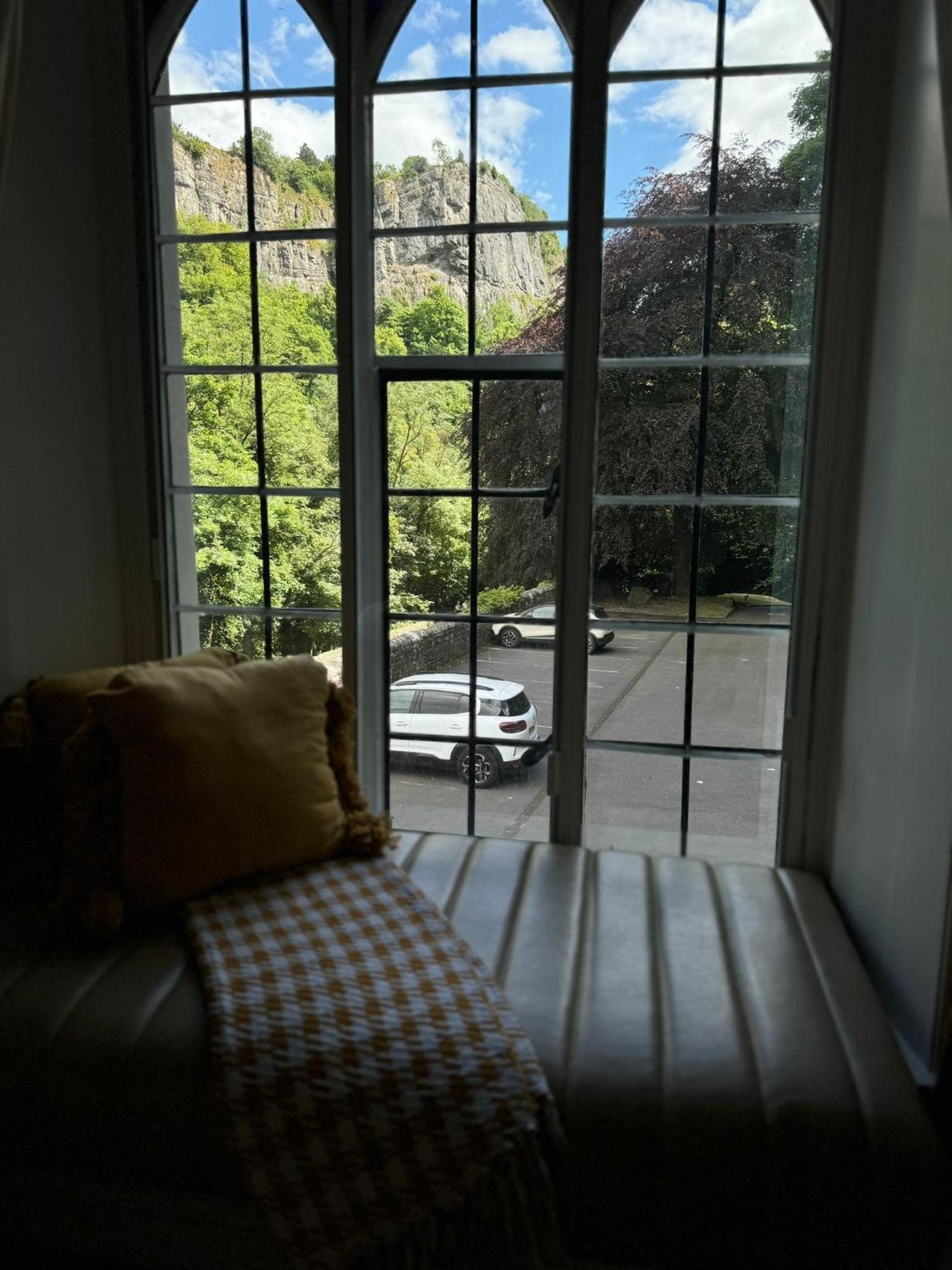 High Tor Hotel