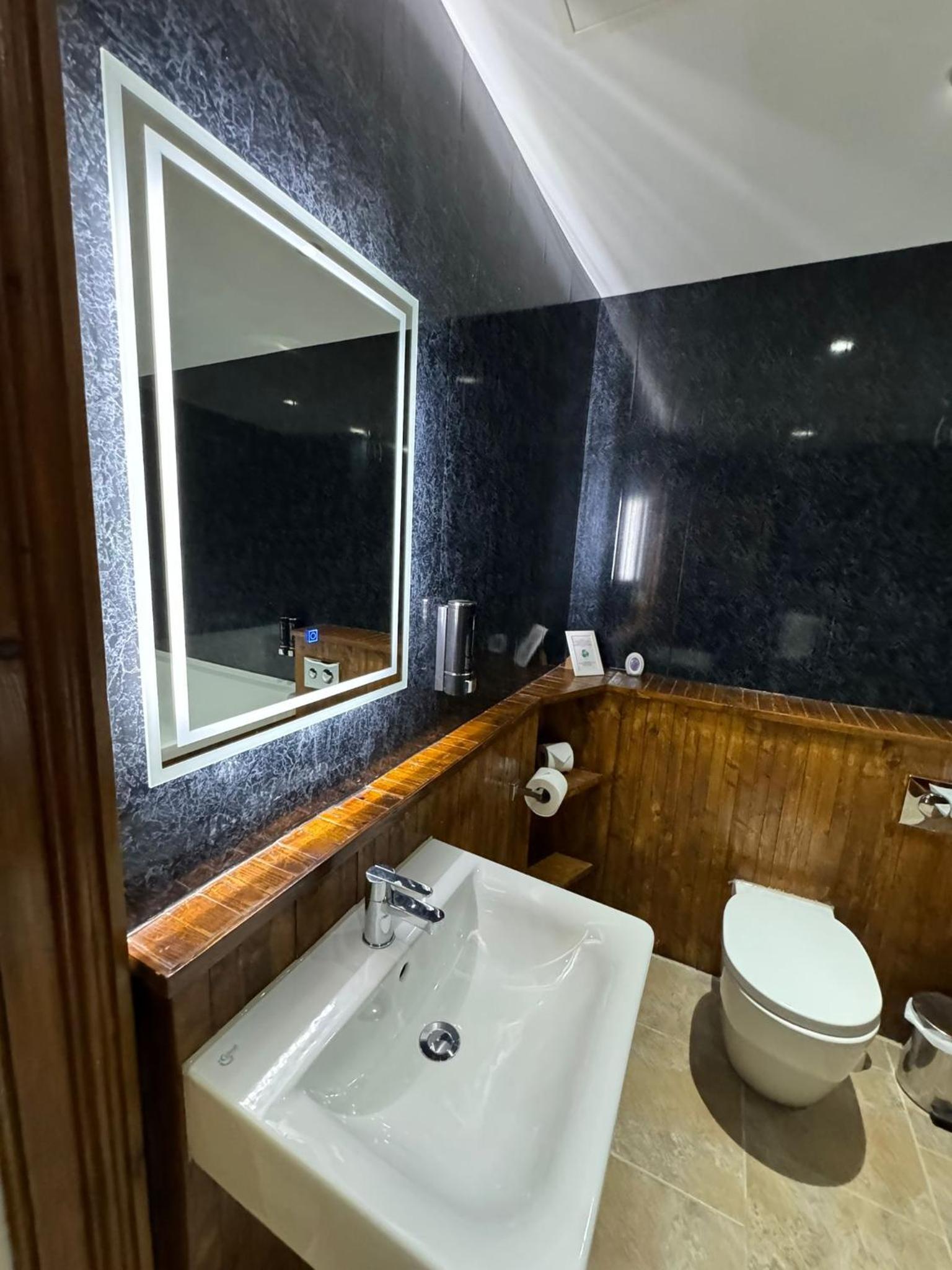 High Tor Hotel