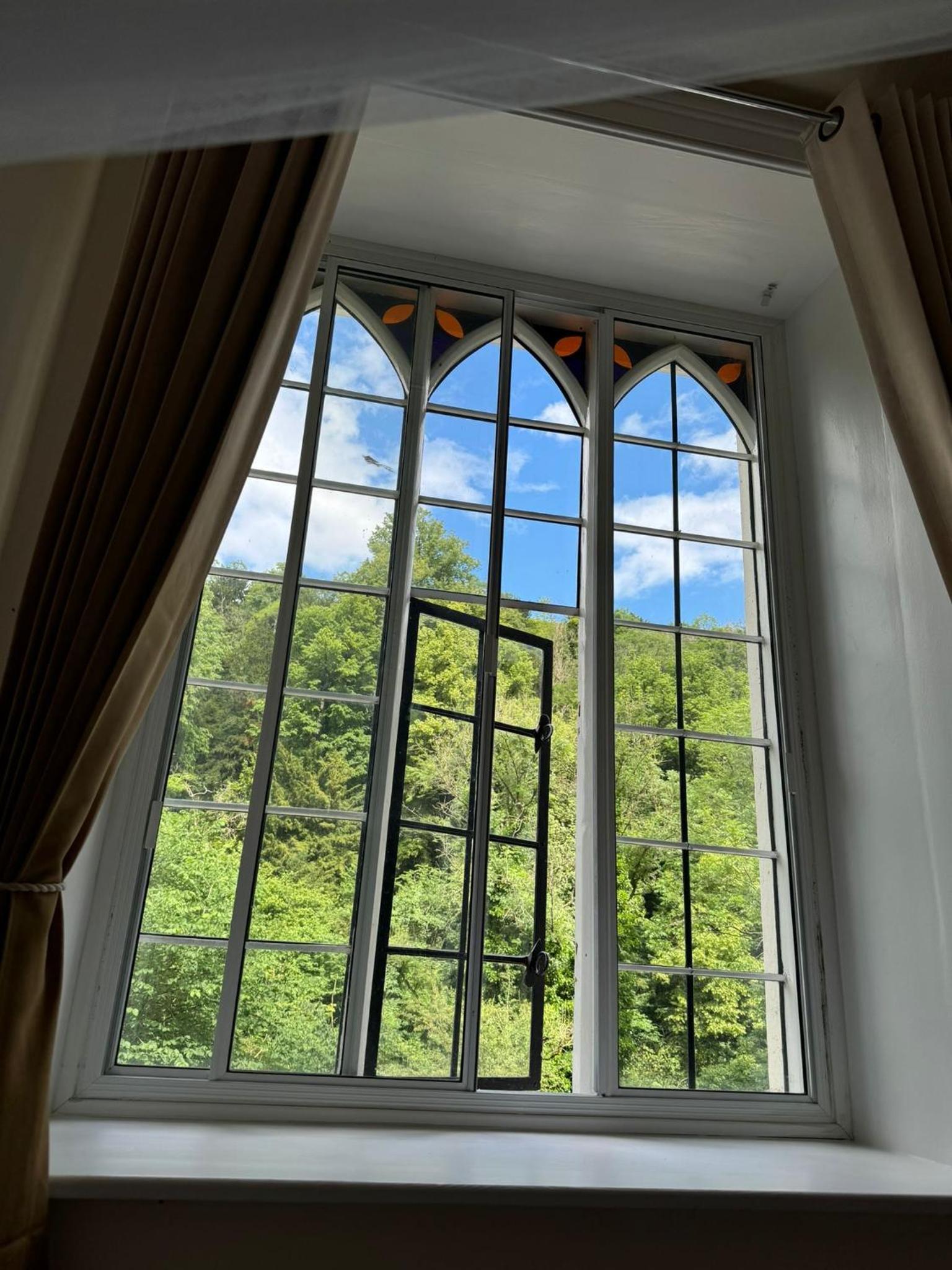 High Tor Hotel