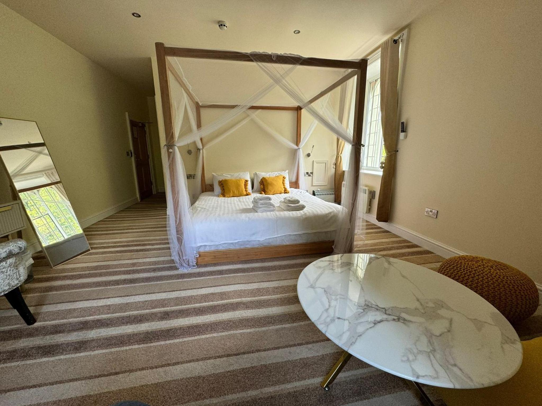High Tor Hotel