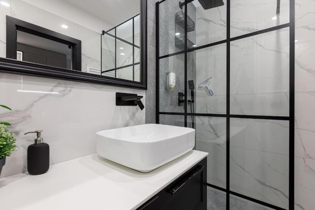 Golden Apartments Wroclaw - Great Location - Cozy and Bright&JanaPawla19