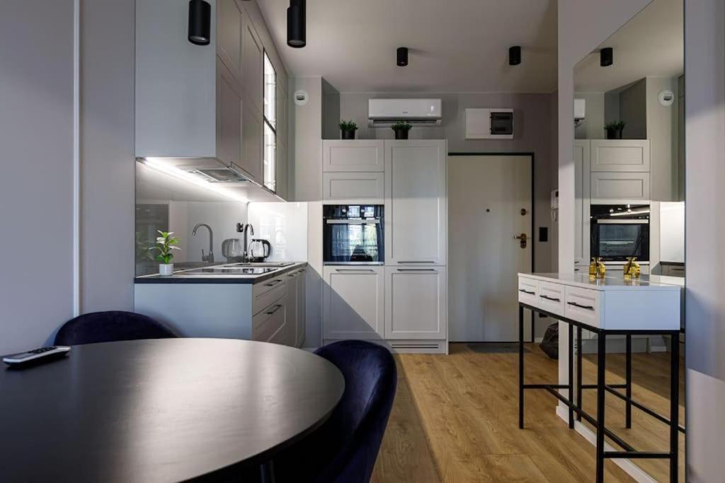 Golden Apartments Wroclaw - Great Location - Cozy and Bright&JanaPawla19
