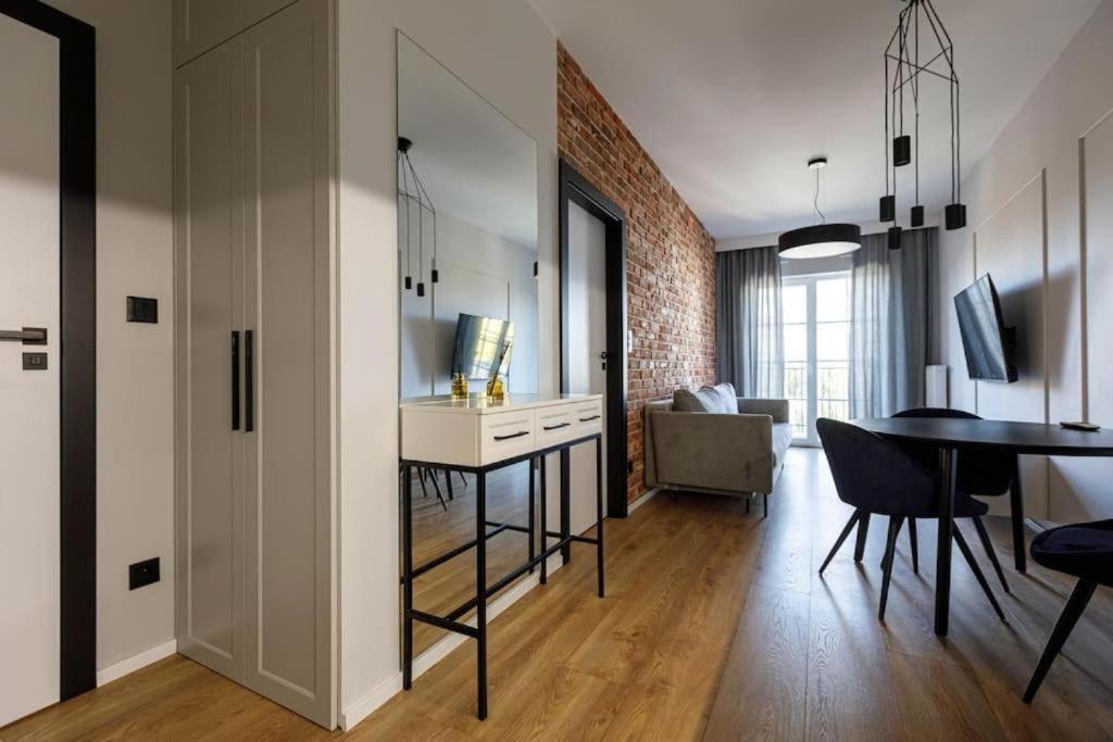 Golden Apartments Wroclaw - Great Location - Cozy and Bright&JanaPawla19