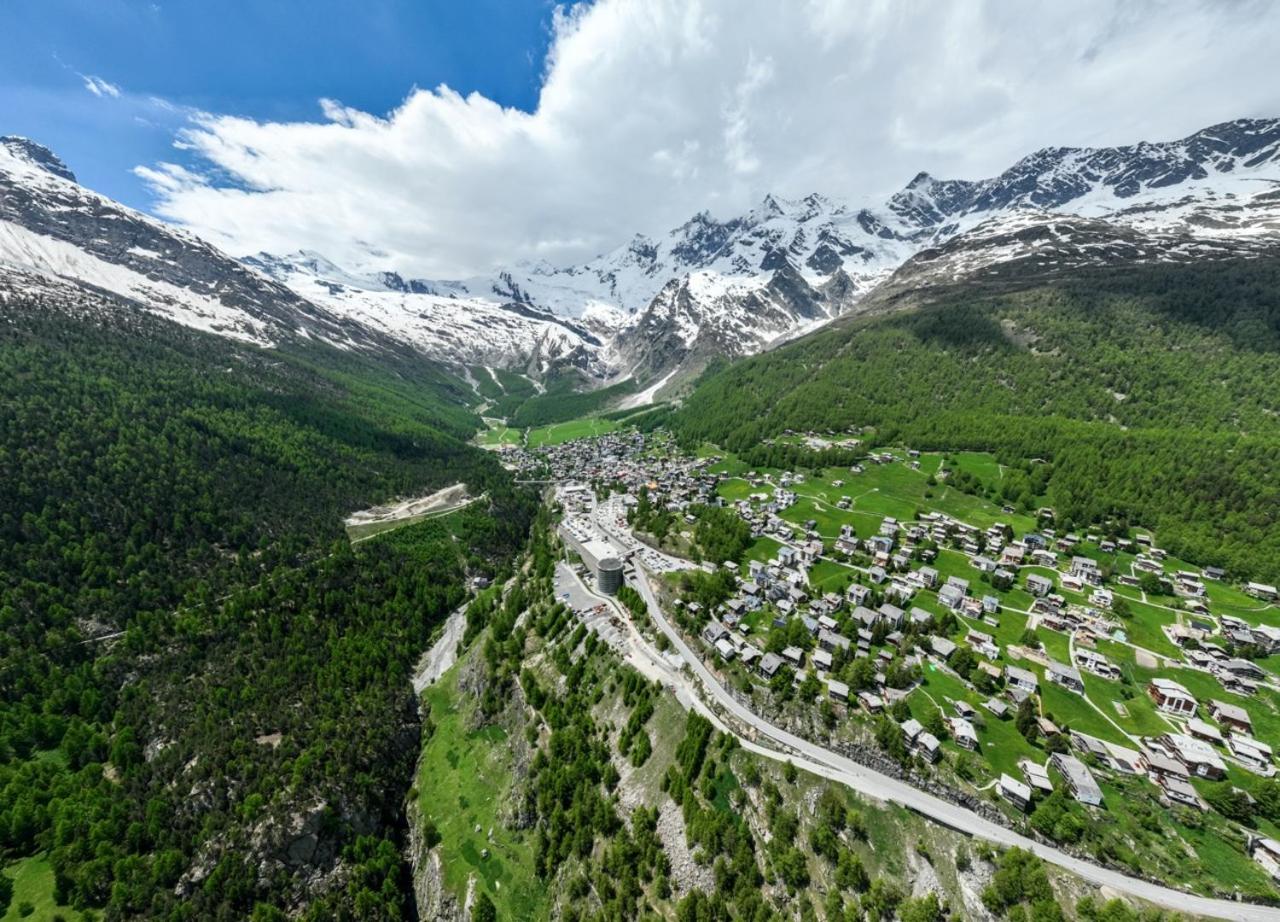 Helles, Chalet-Stil Apartment mit Allalinblick