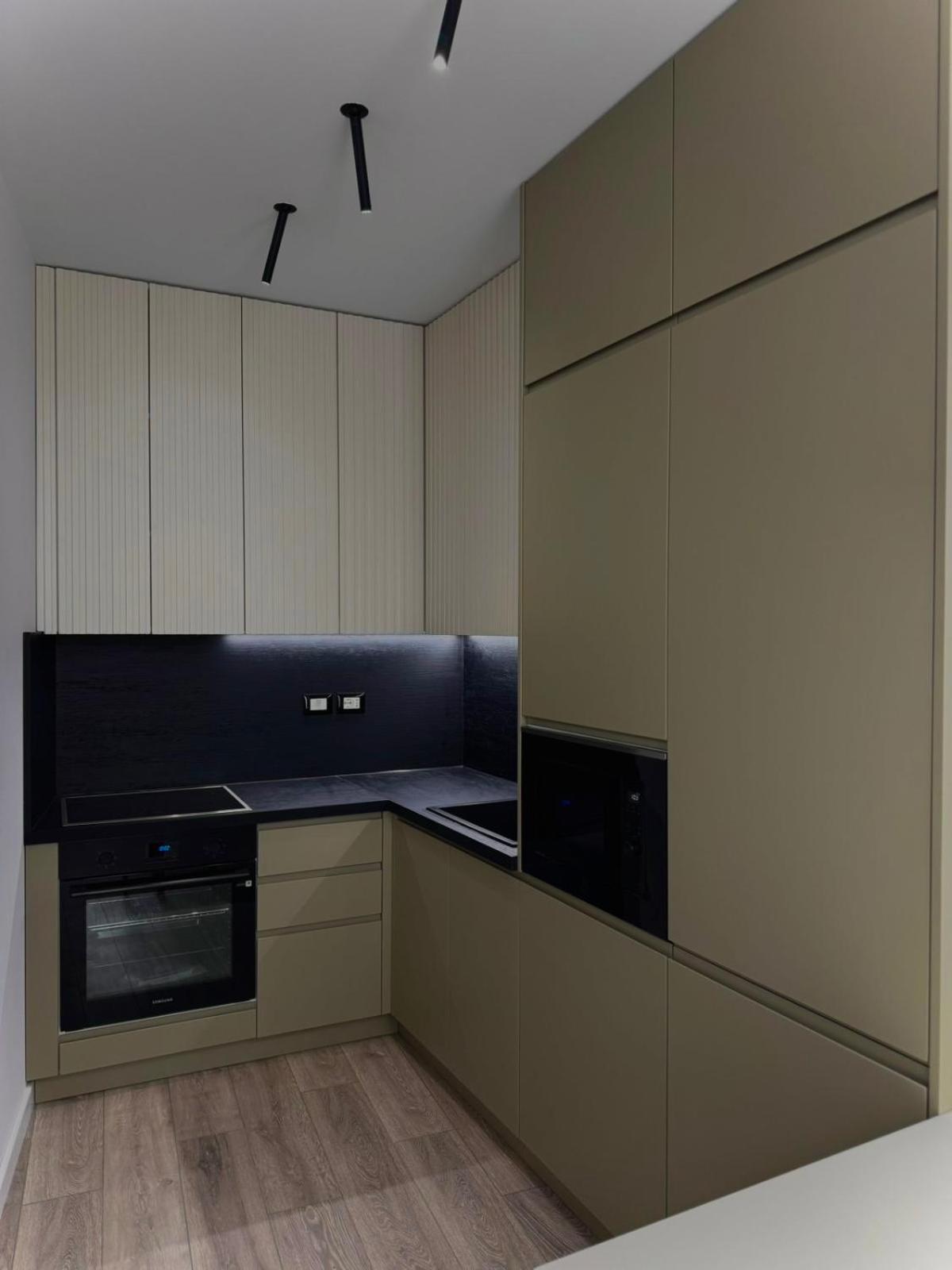 E's LakeView Apartment