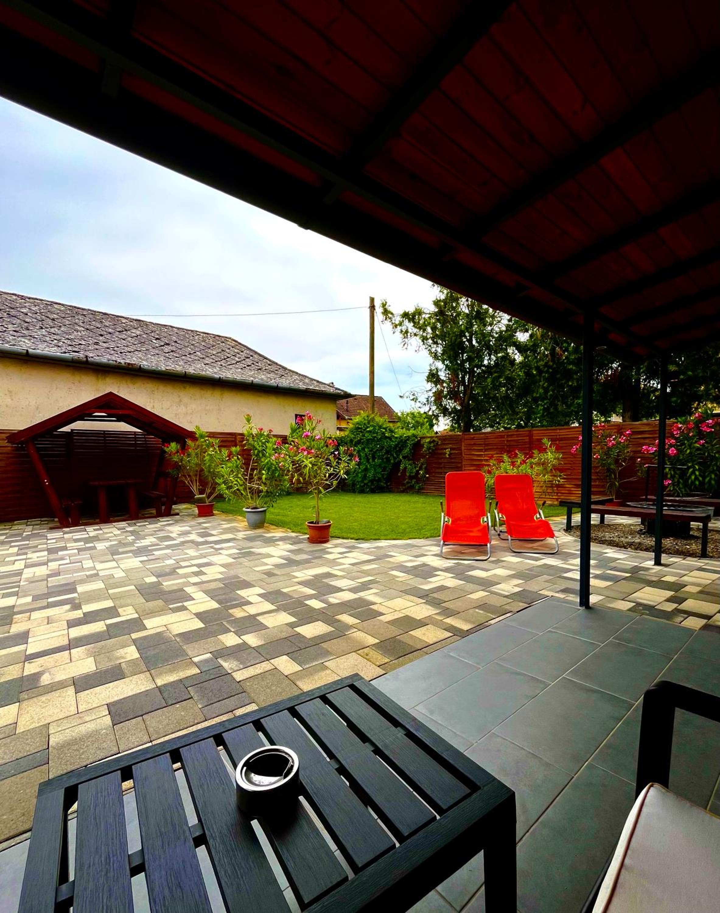 Tahiti Garden Apartman