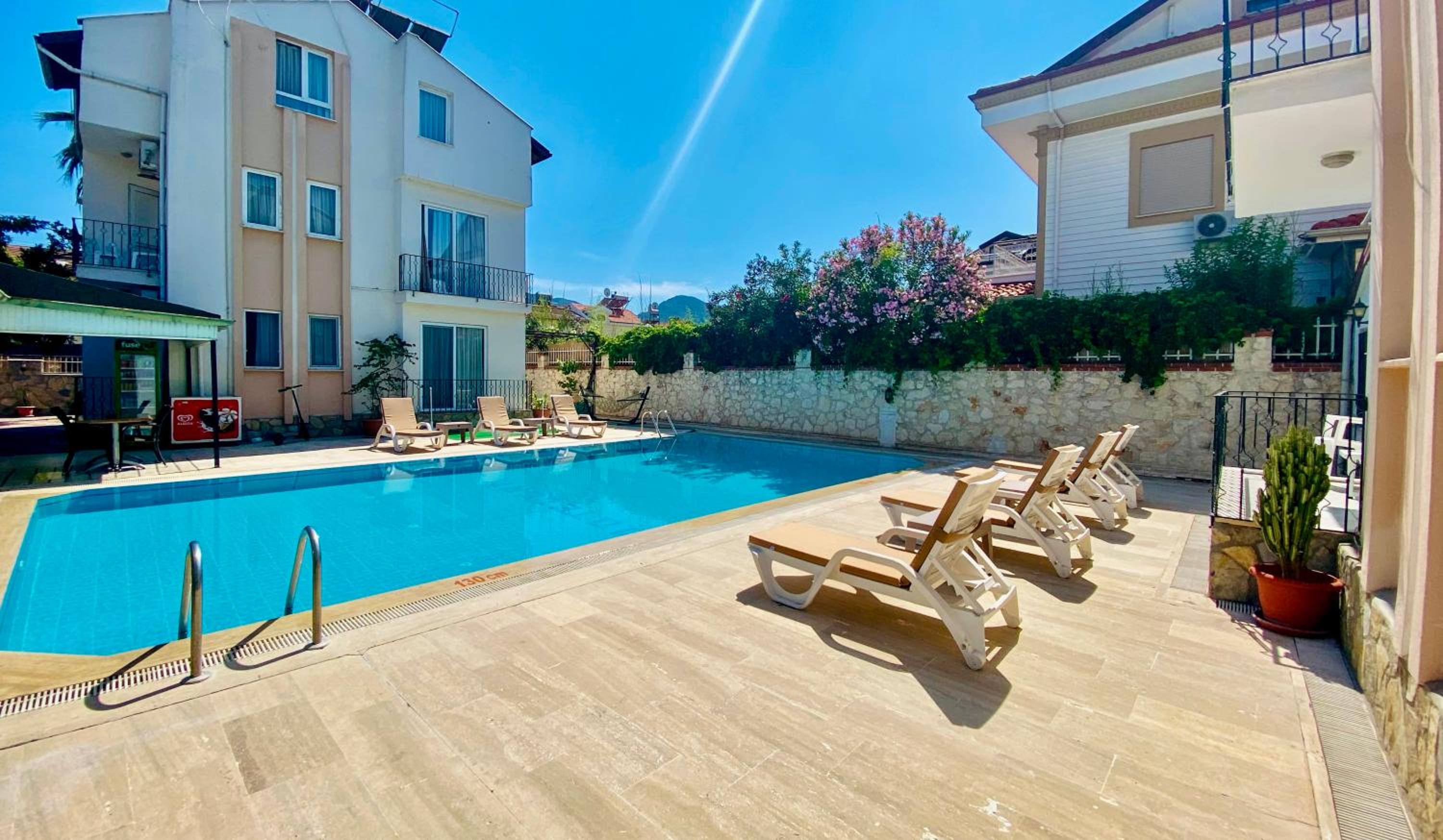 Cam Hotel - Image 39