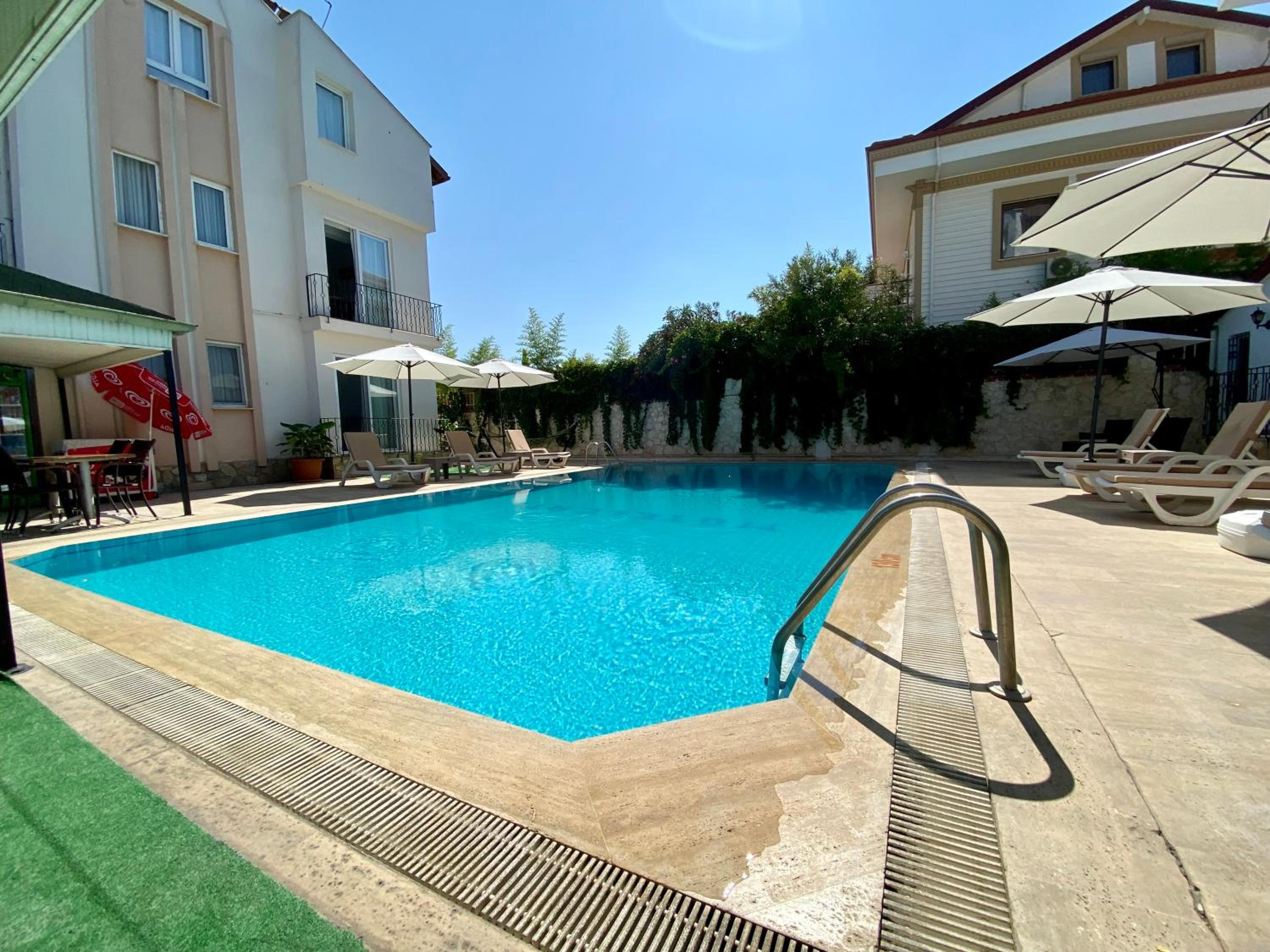 Cam Hotel - Image 35