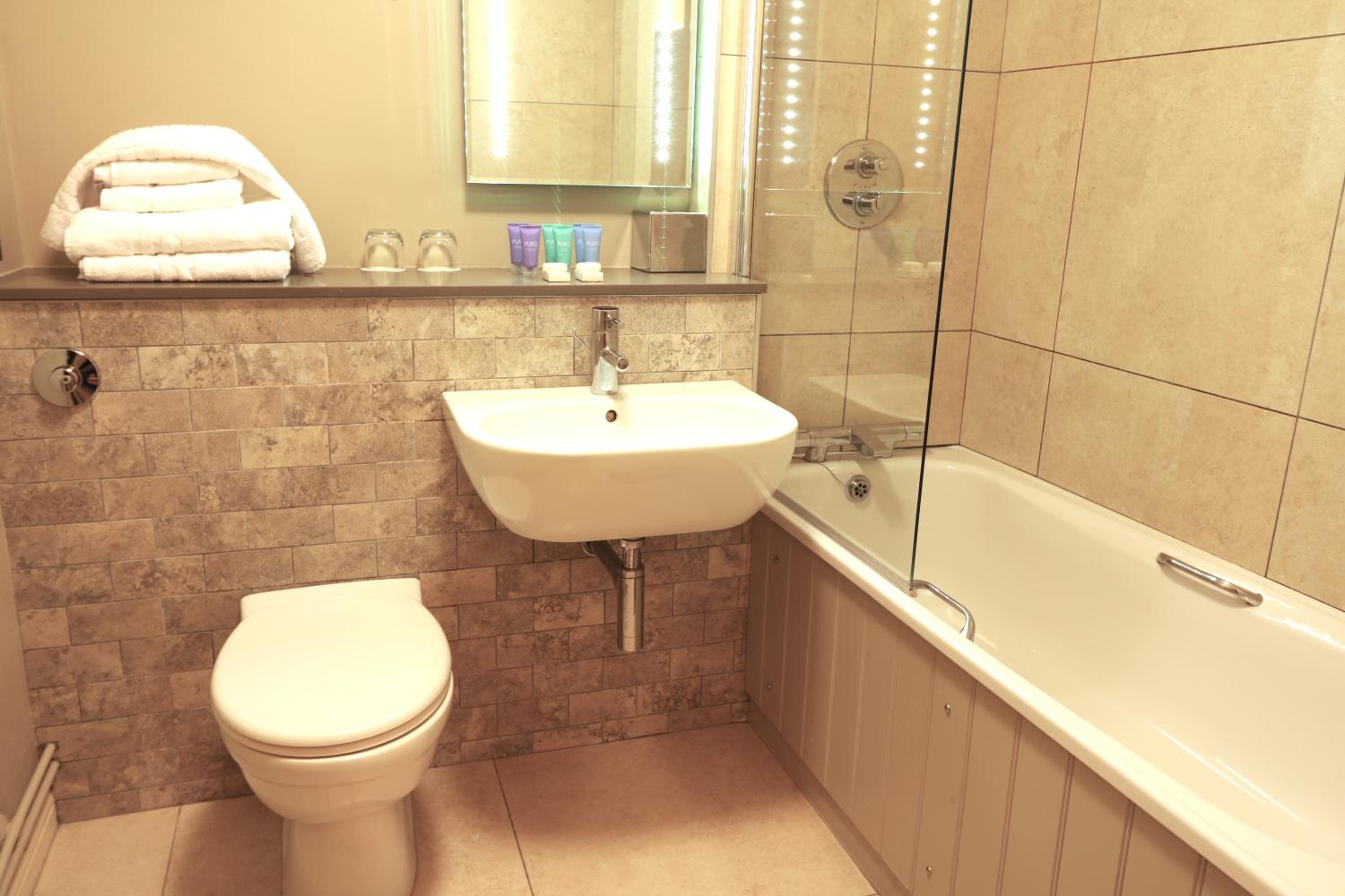 Bushmills Vacations - Causeway Hotel - Property Image 2