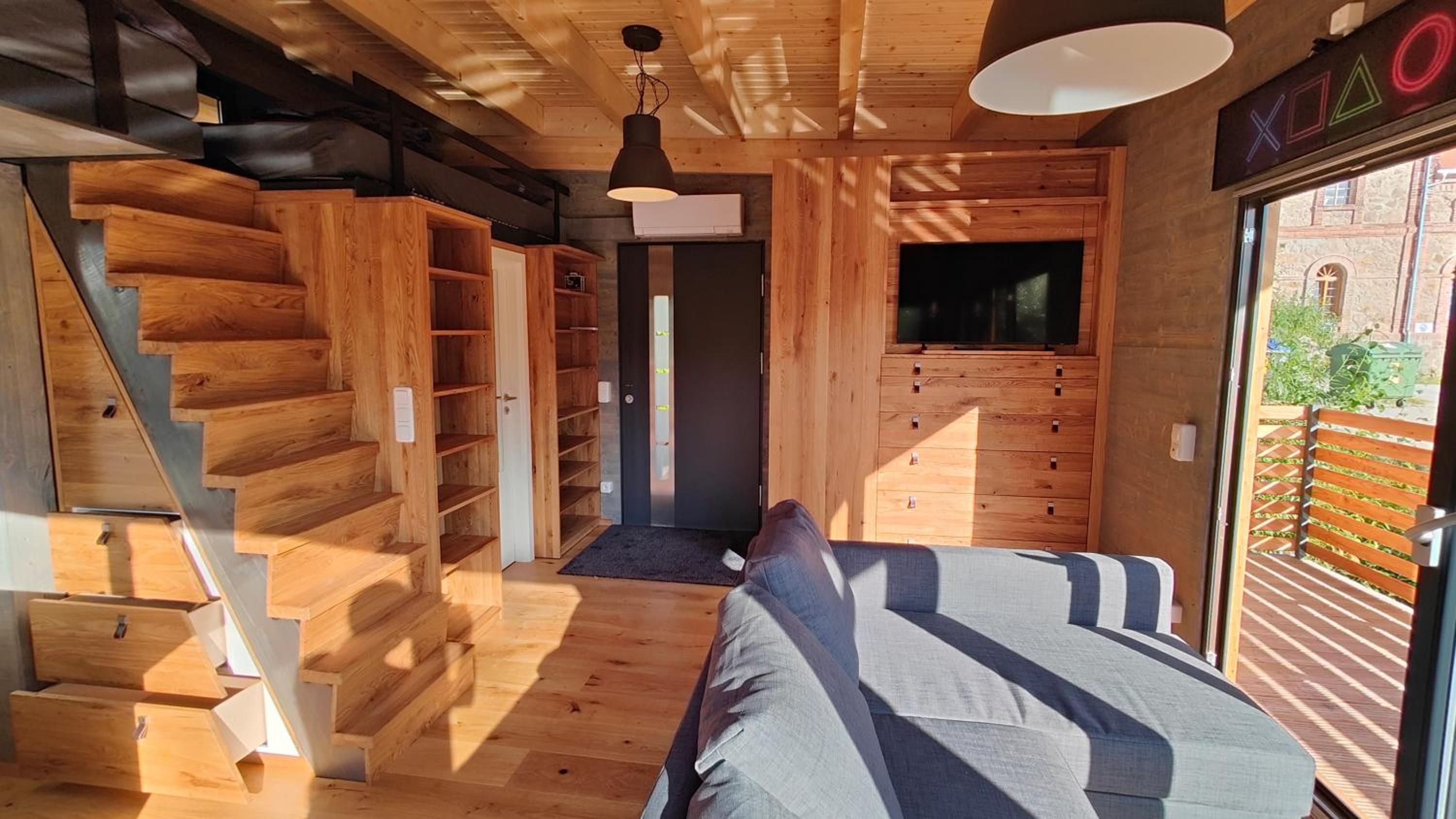 TinyHousebeiDresden mit Faßsauna spektakuläres winziges Häuschen auf Stelzen im Pferdeteich, Kaminofen, umlaufende Terrasse - Nähe Sächsische Schweiz - Von