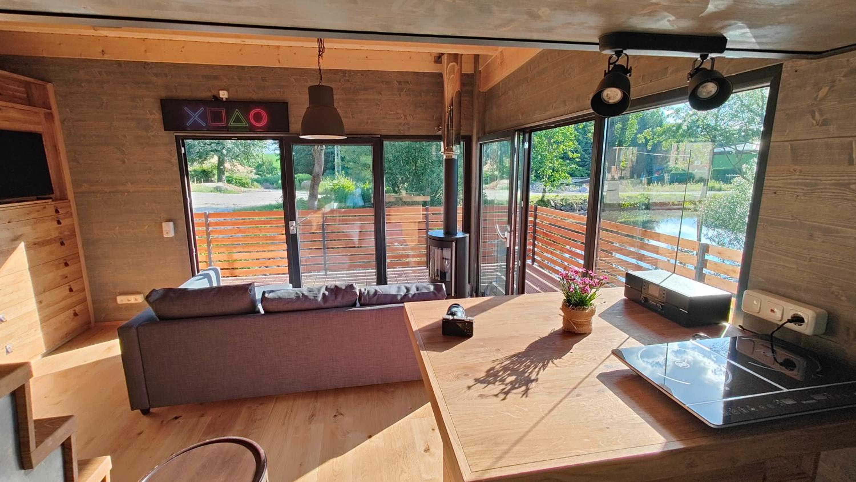 TinyHousebeiDresden mit Faßsauna spektakuläres winziges Häuschen auf Stelzen im Pferdeteich, Kaminofen, umlaufende Terrasse - Nähe Sächsische Schweiz - Von
