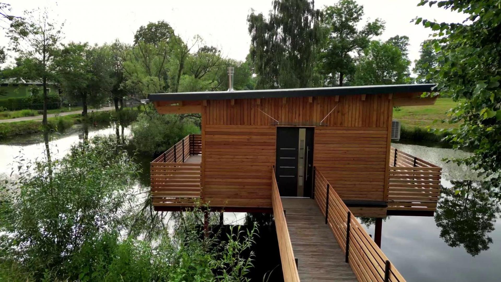 TinyHousebeiDresden mit Faßsauna spektakuläres winziges Häuschen auf Stelzen im Pferdeteich, Kaminofen, umlaufende Terrasse - Nähe Sächsische Schweiz - Von