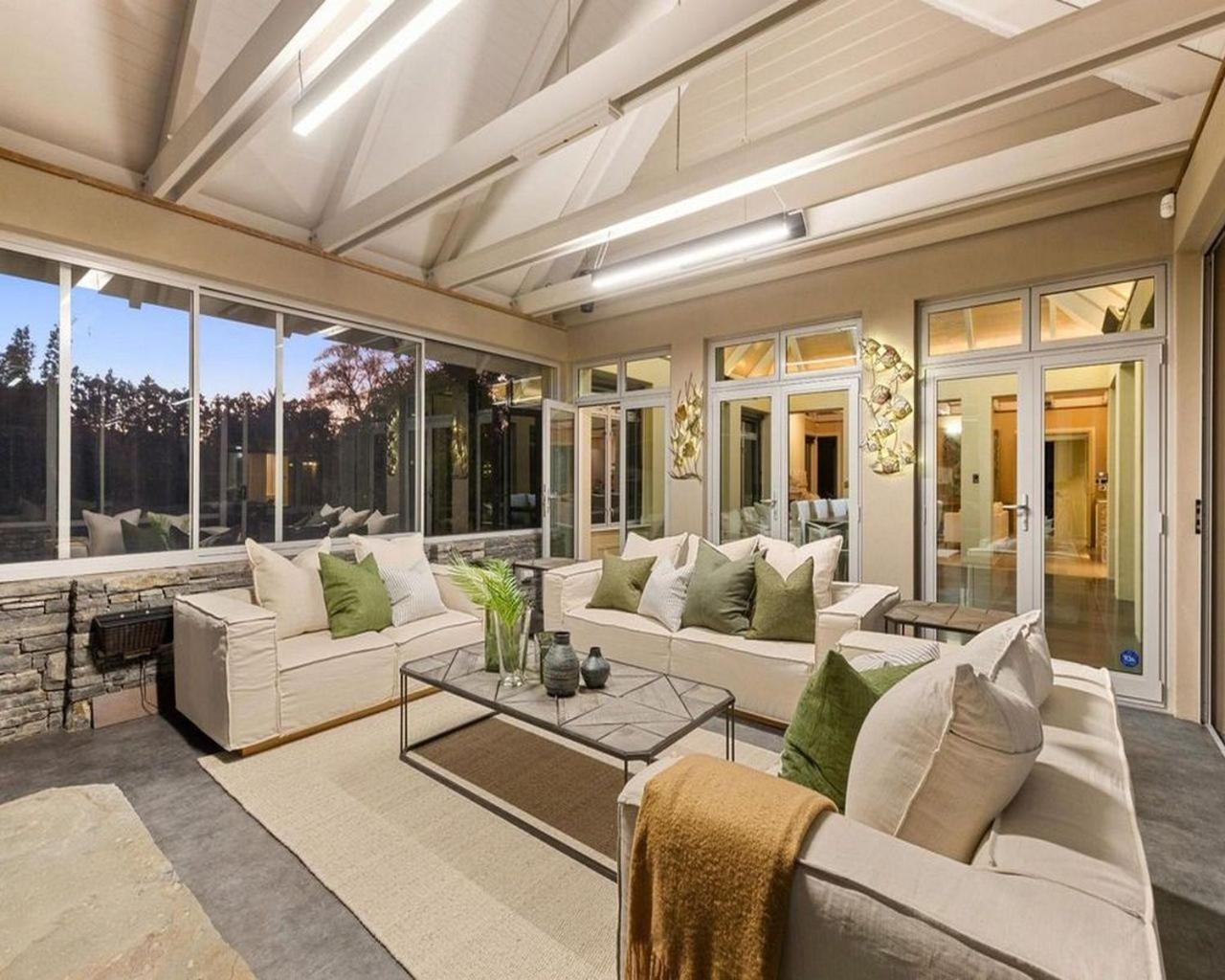 5 bedroom luxury House view 4