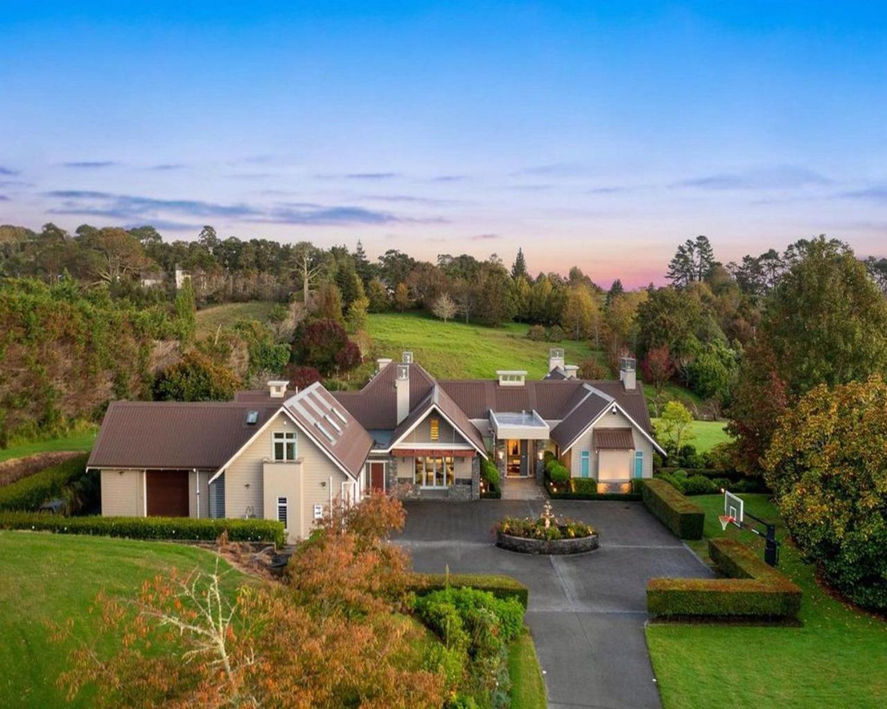5 bedroom luxury House view 5