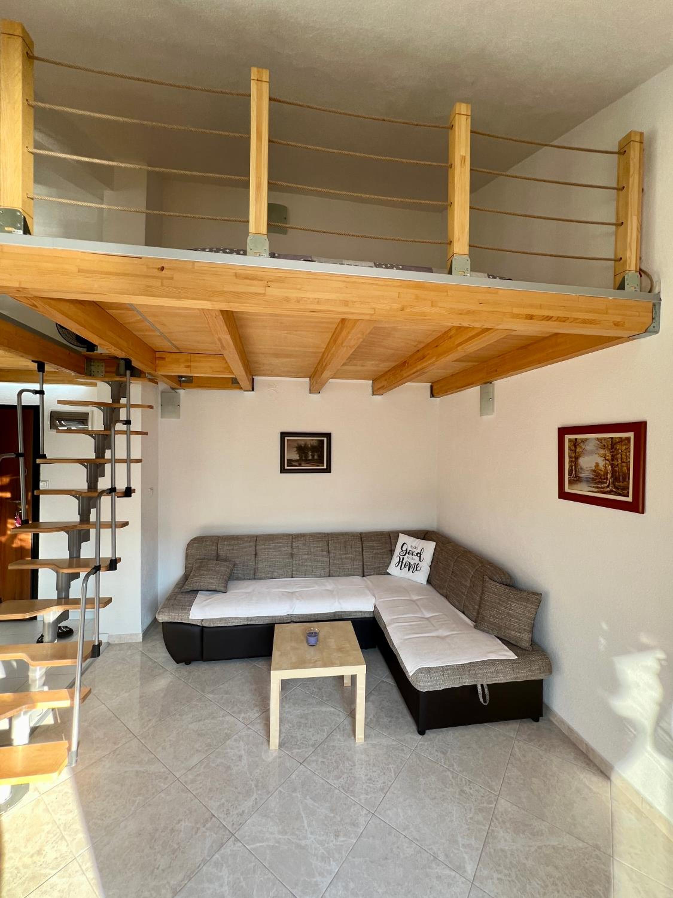 Tesla Apartman