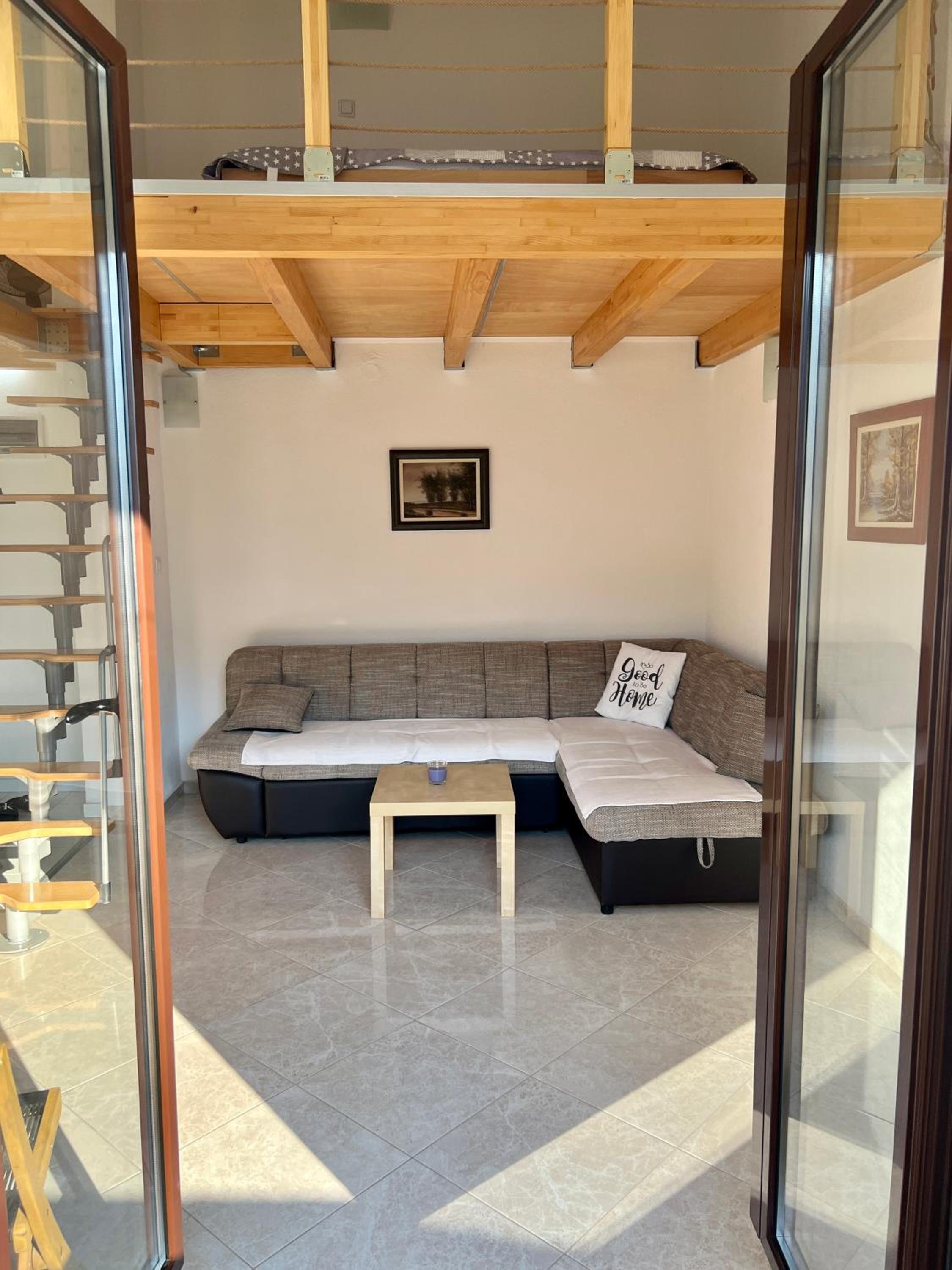 Tesla Apartman