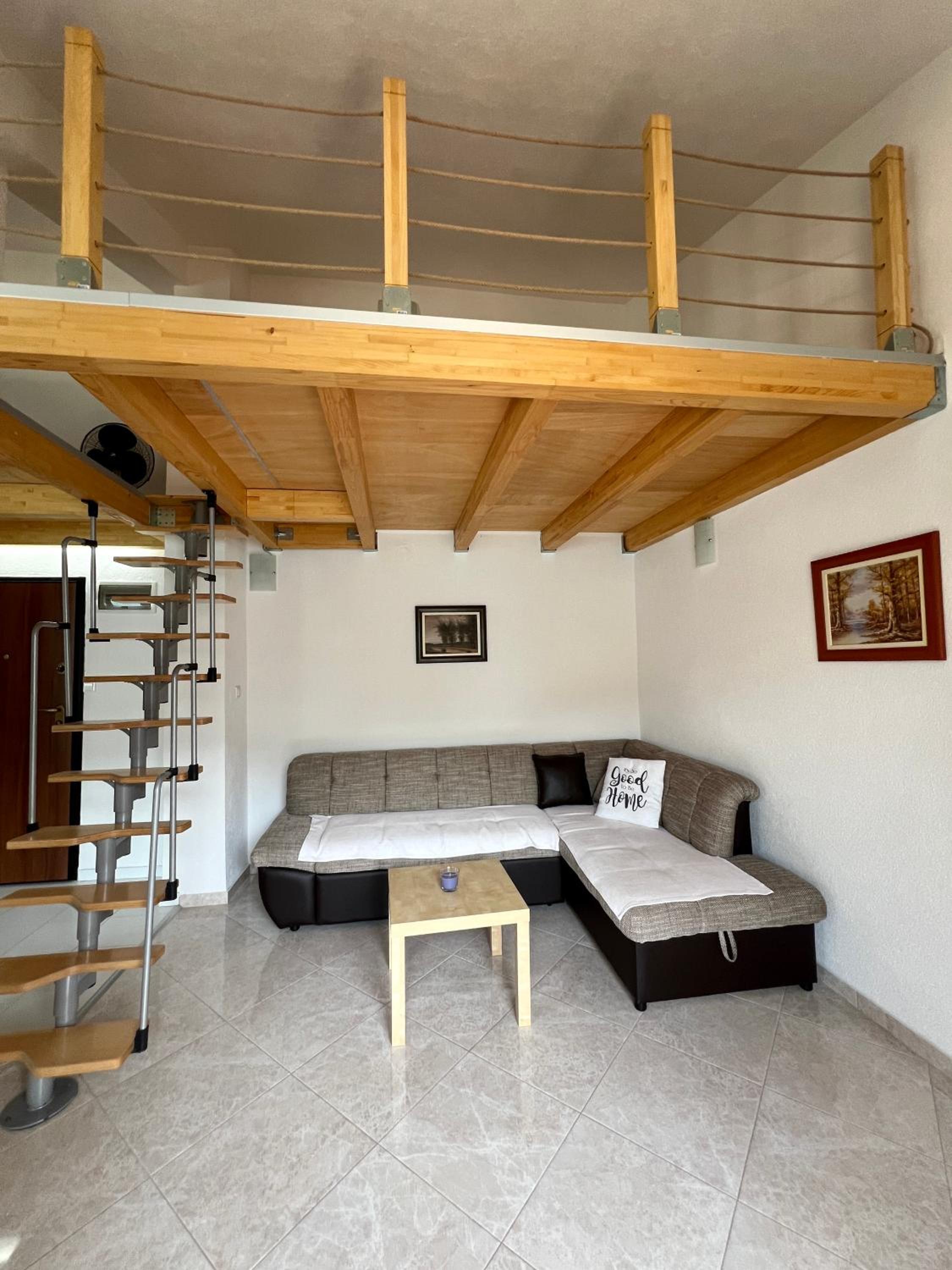 Tesla Apartman