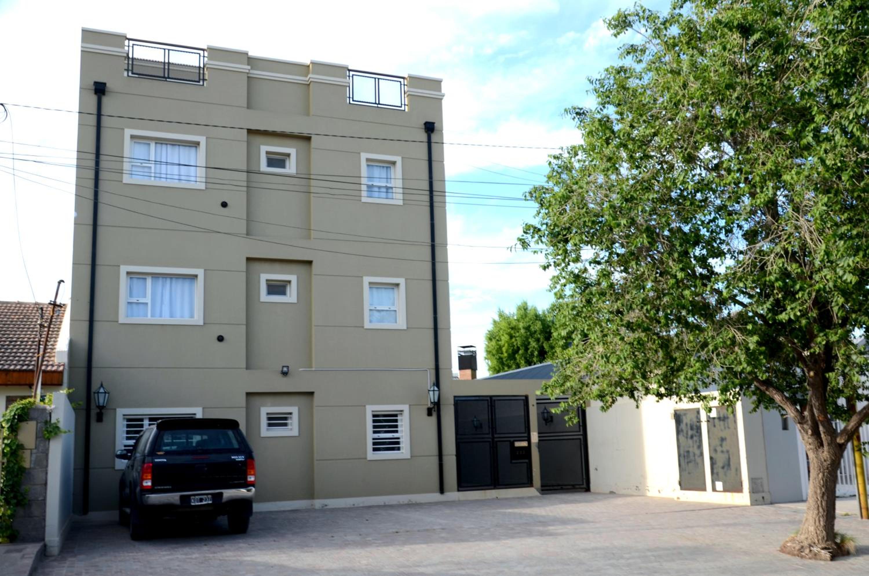 Linea Recta Sur- Huemul, departamento amplio, de 3 dormitorios a pasos del mar
