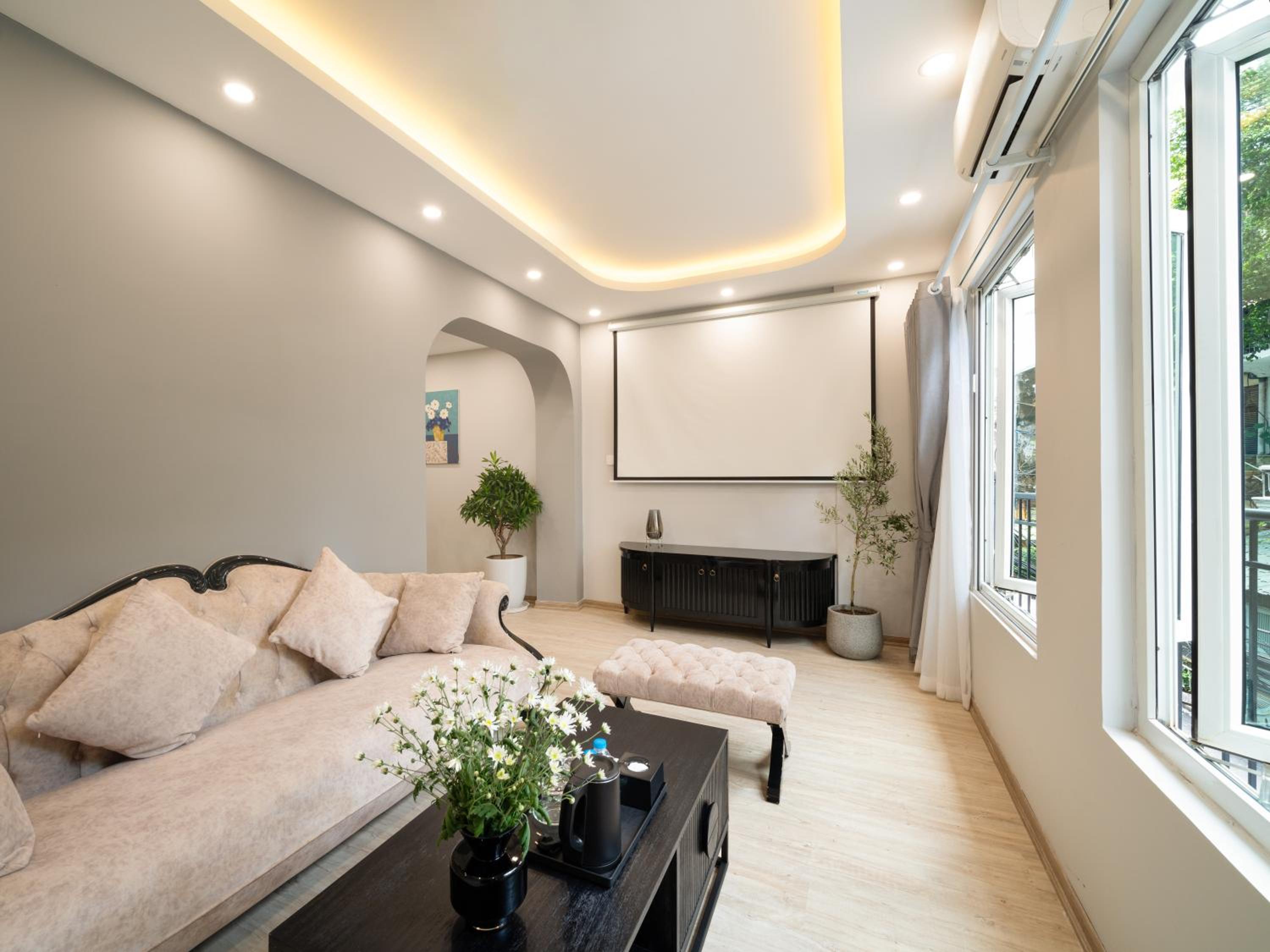 S Home