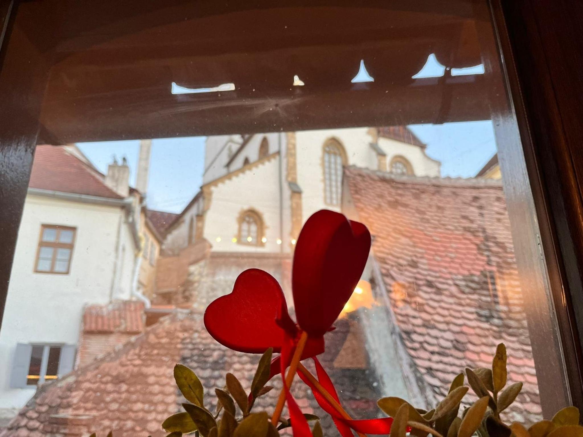 Ultracentral Medieval Apartment