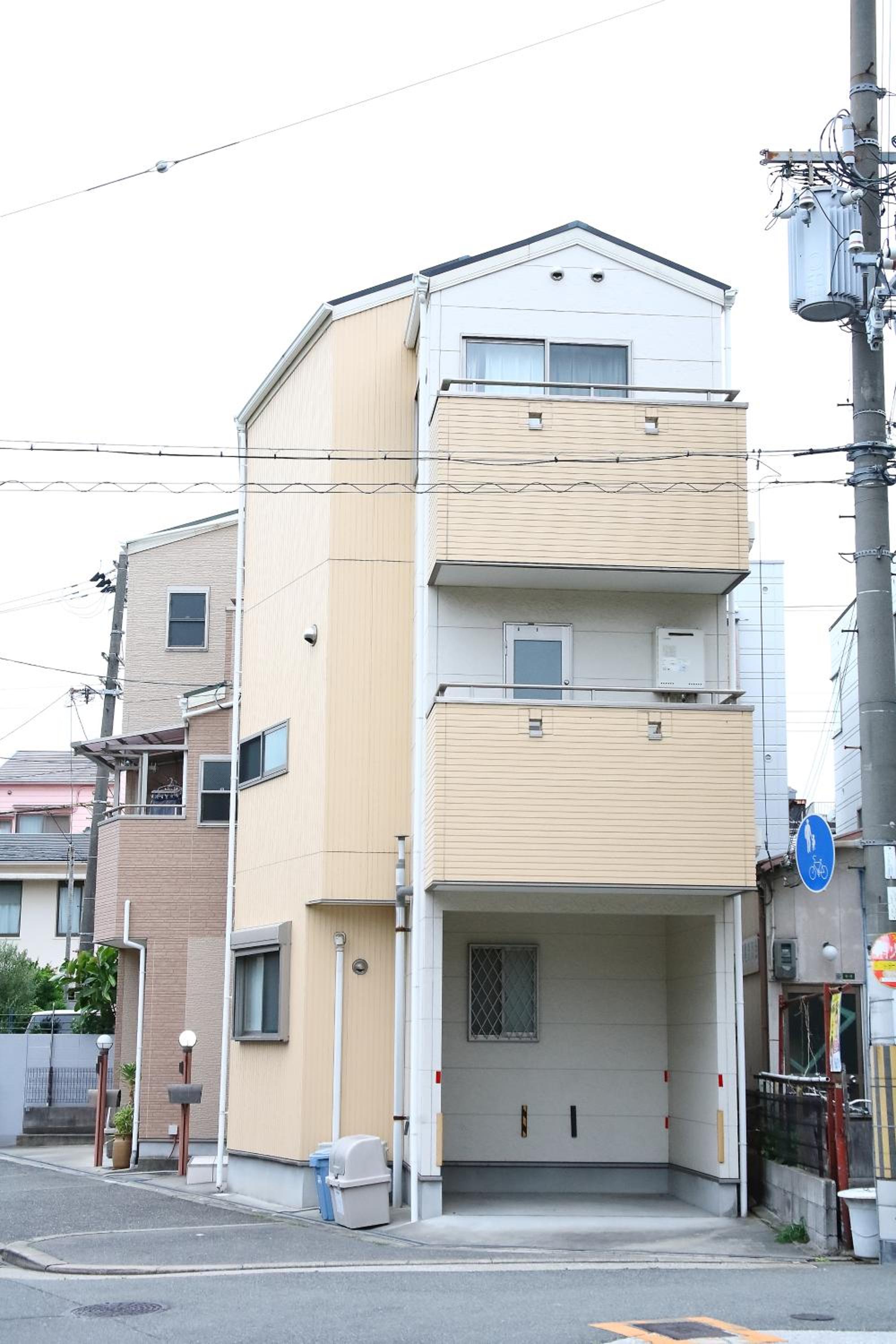 Liaison House Universal Gateway