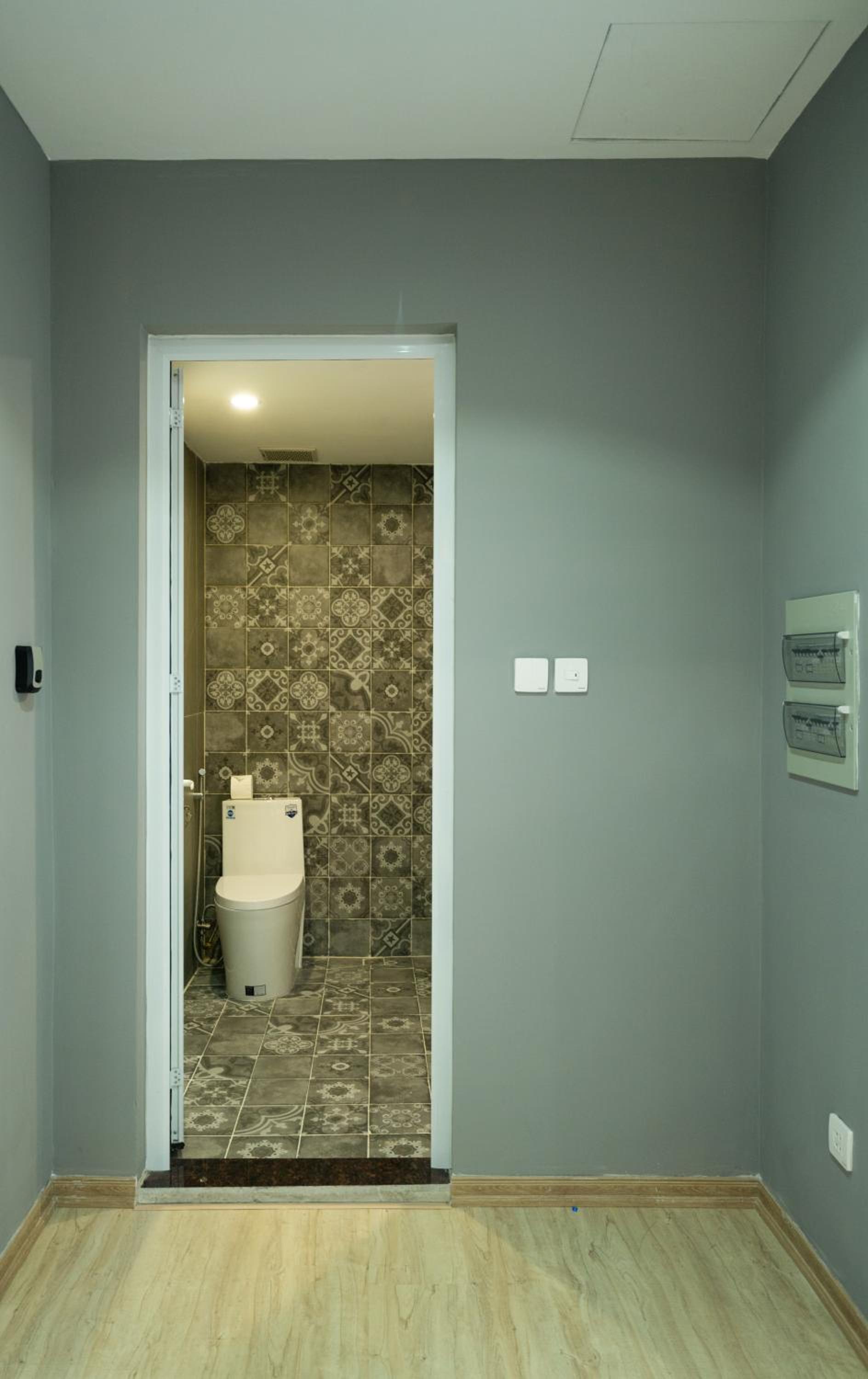 S Home