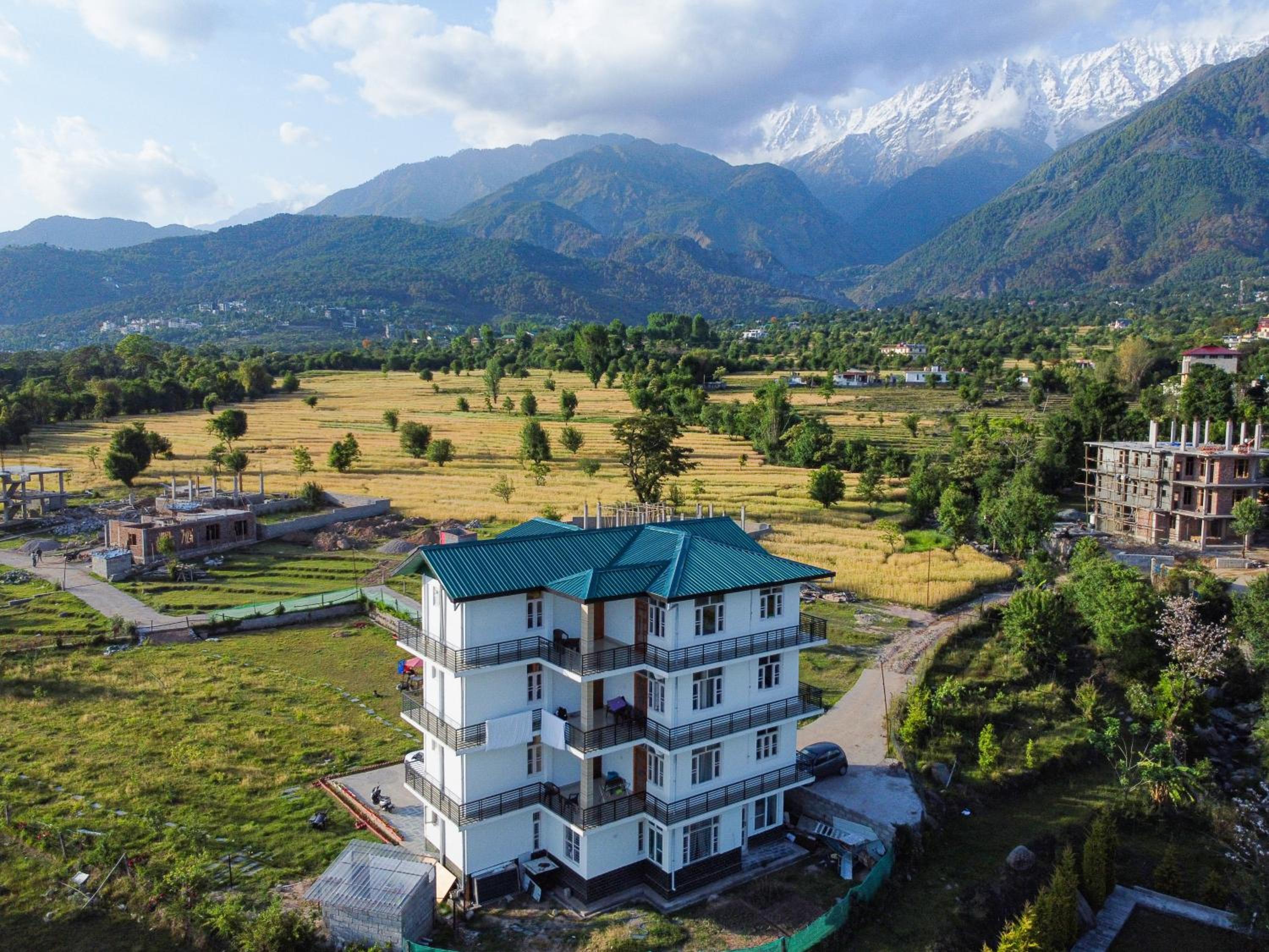 Dhauladhar Escape Apartments