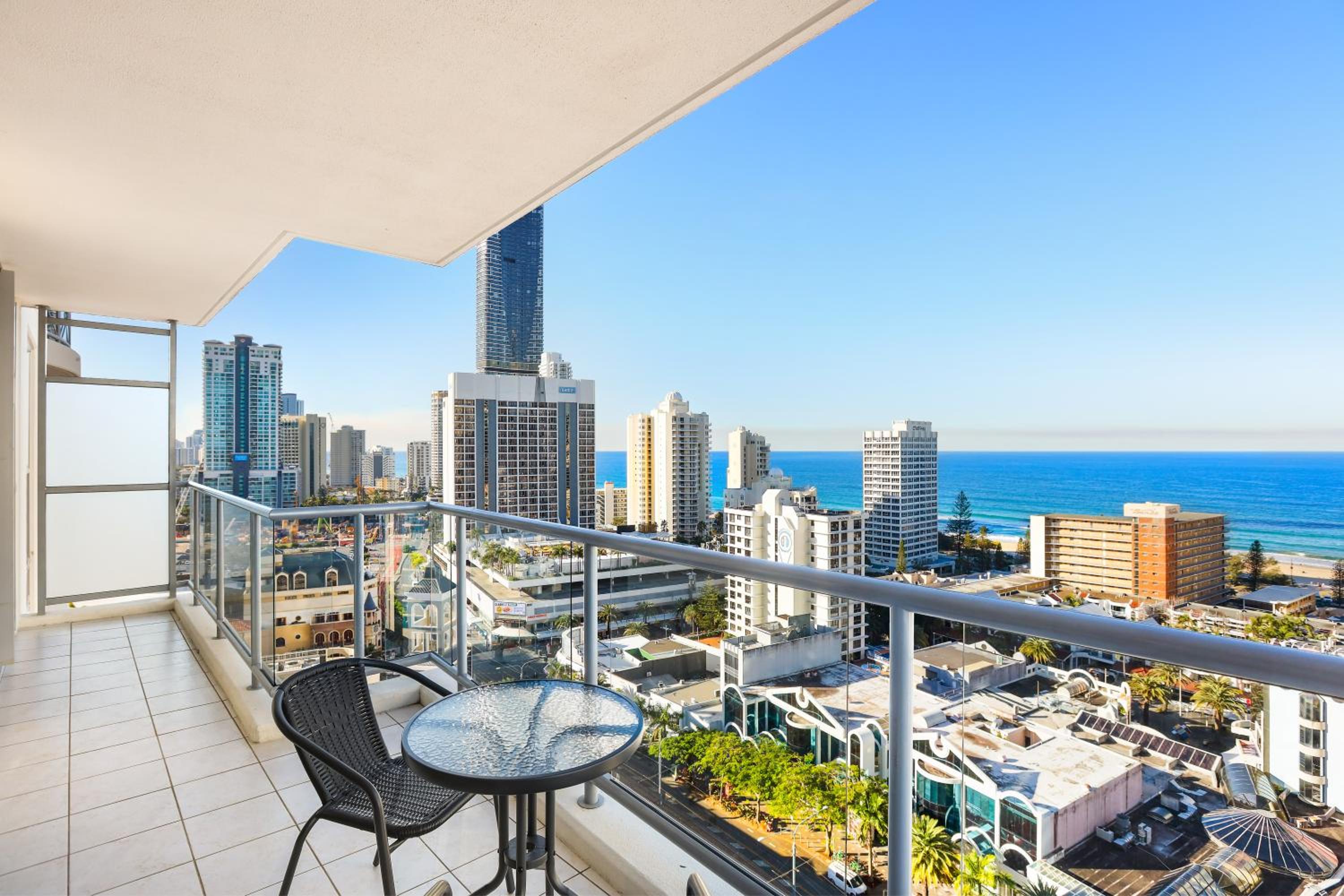 Stunning Chevron Apartment 3 Pools - Optimise BNB