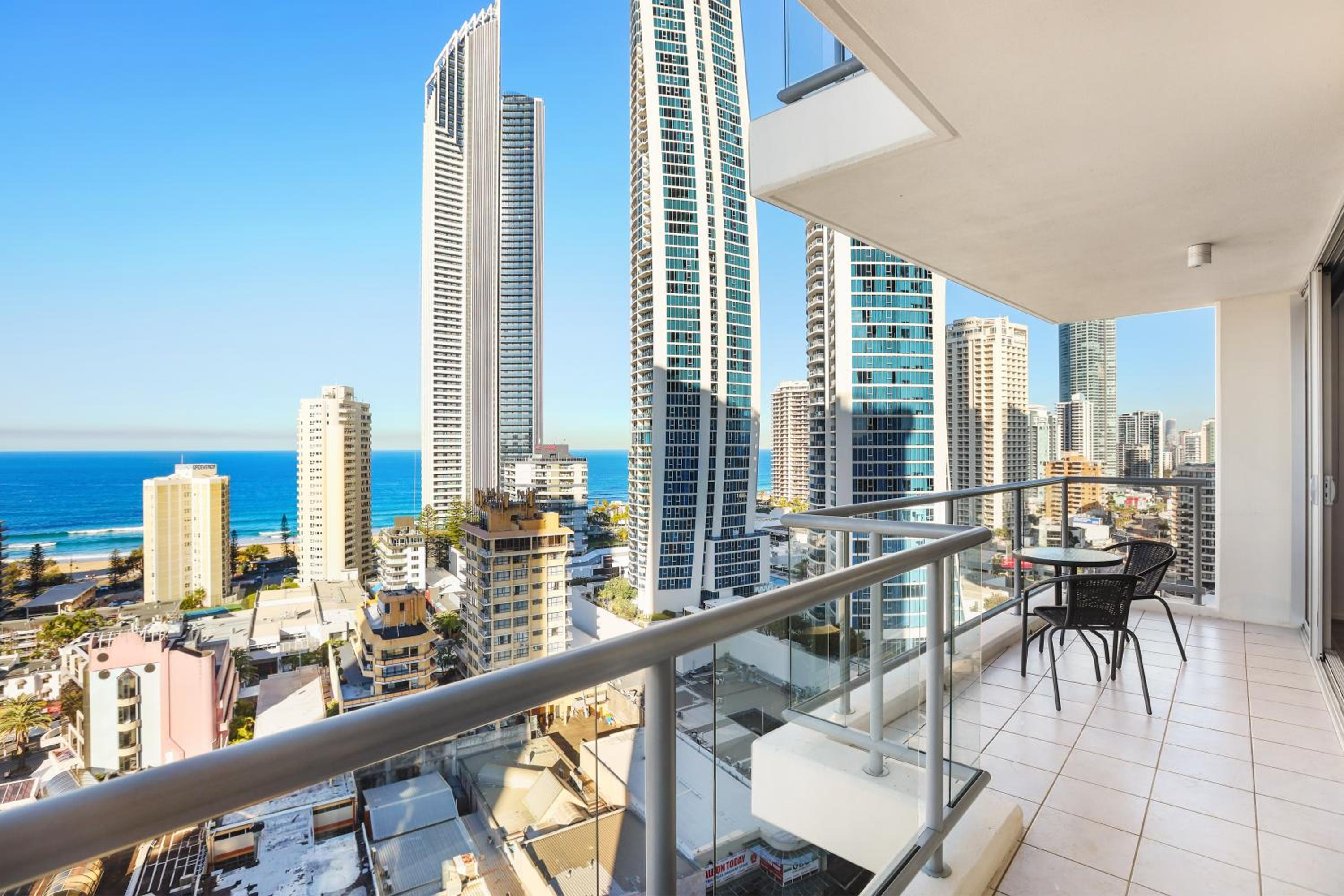 Stunning Chevron Apartment 3 Pools - Optimise BNB