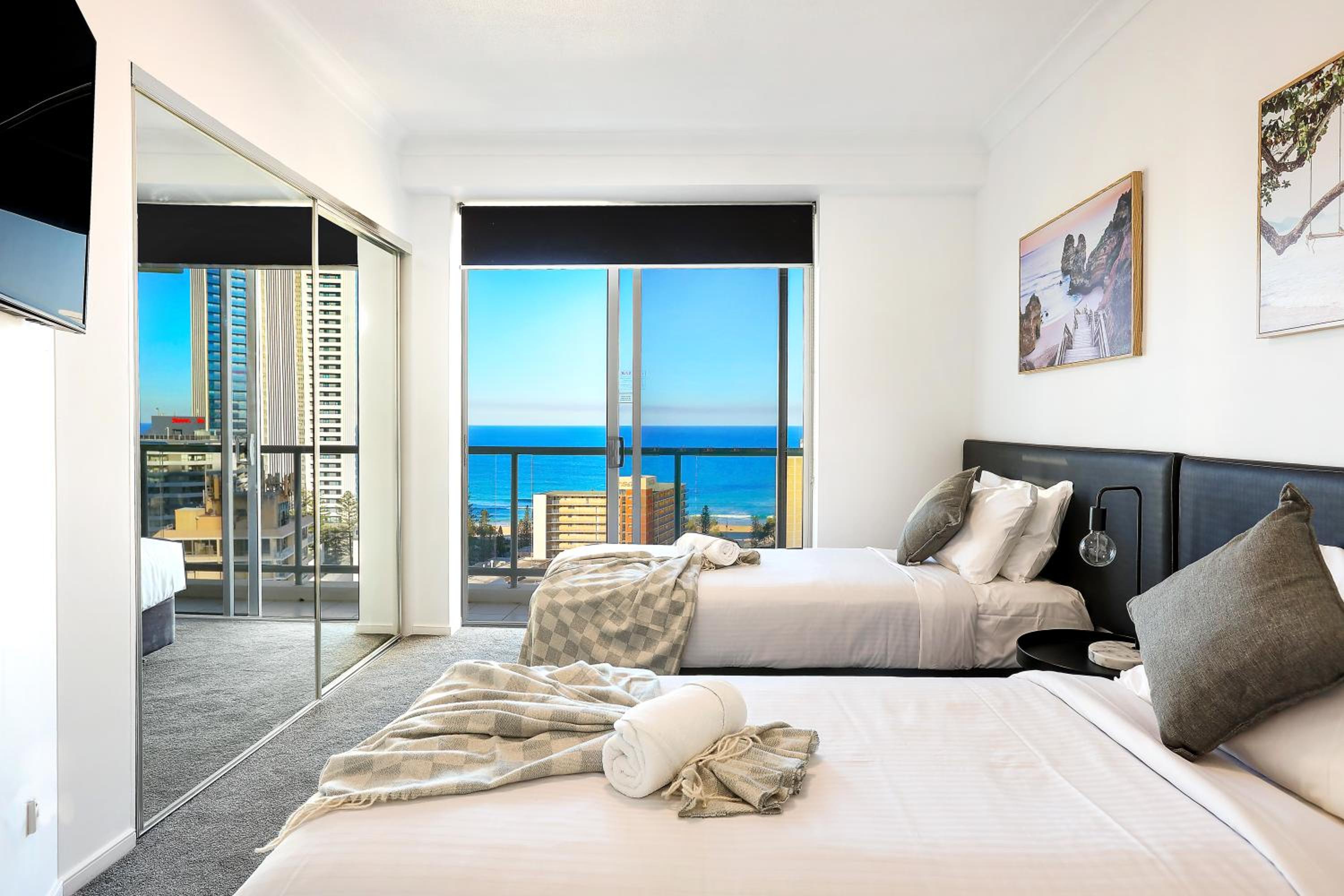 Stunning Chevron Apartment 3 Pools - Optimise BNB