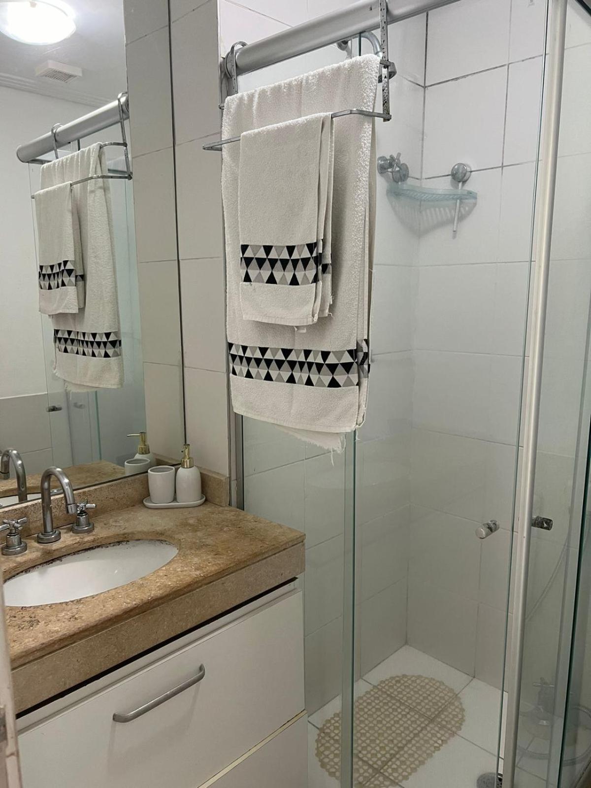 Apartamento Completo no Beach Living Porto das Dunas - Apto Luxo