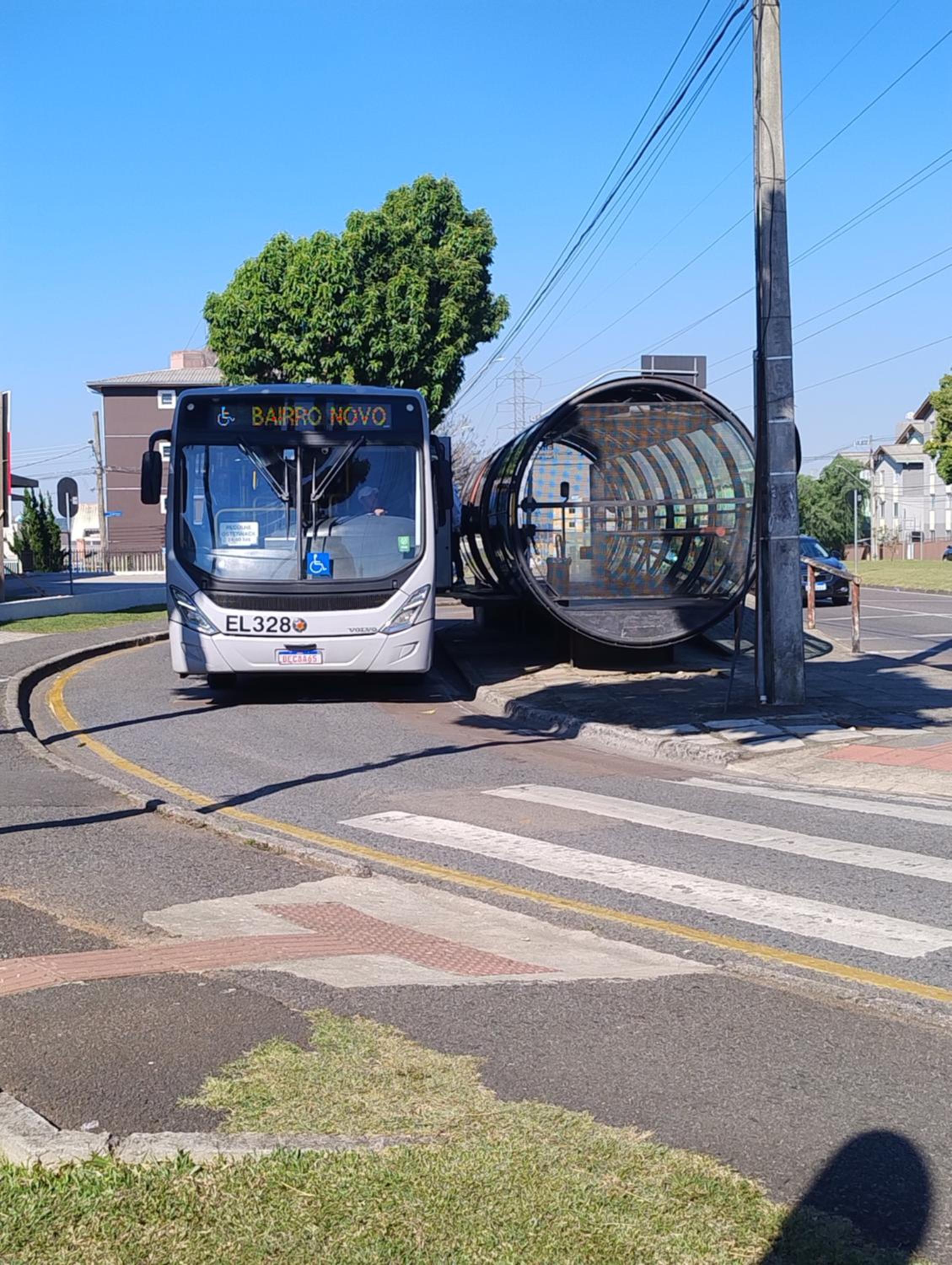 Apto bem localizado em Curitiba