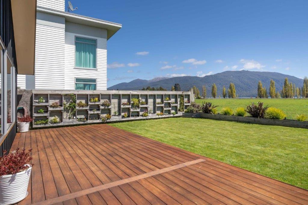 Dusky Dream Lakeview Paradise
