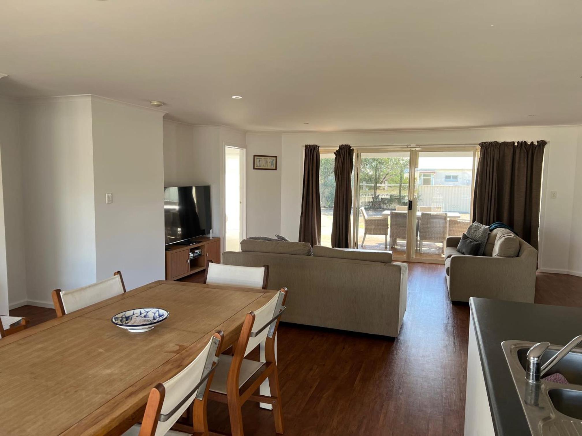 Elandra House - WiFi pet friendly outside