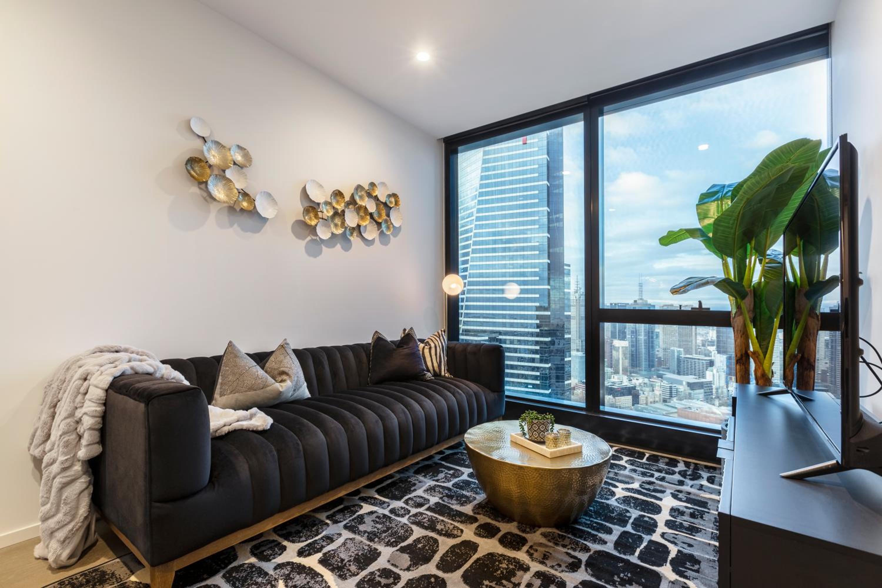 Ritzy Apartment in Iconic Australia 108 with Views