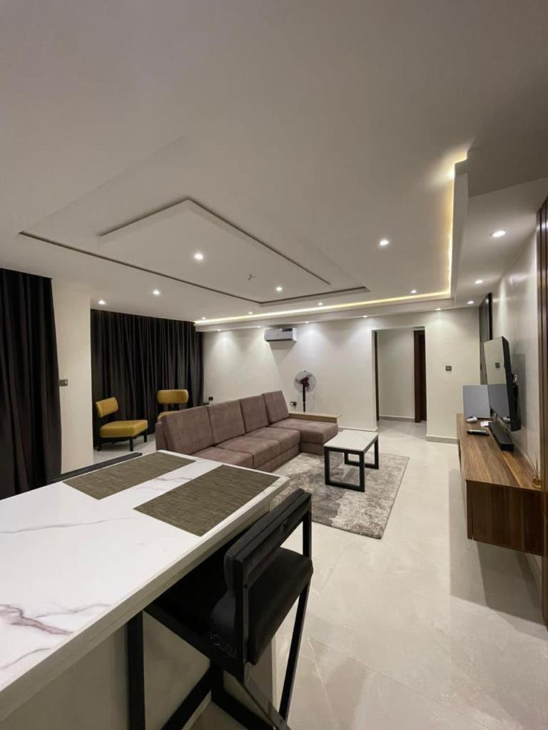 New Modern 3 Bedroom Apartment view 2