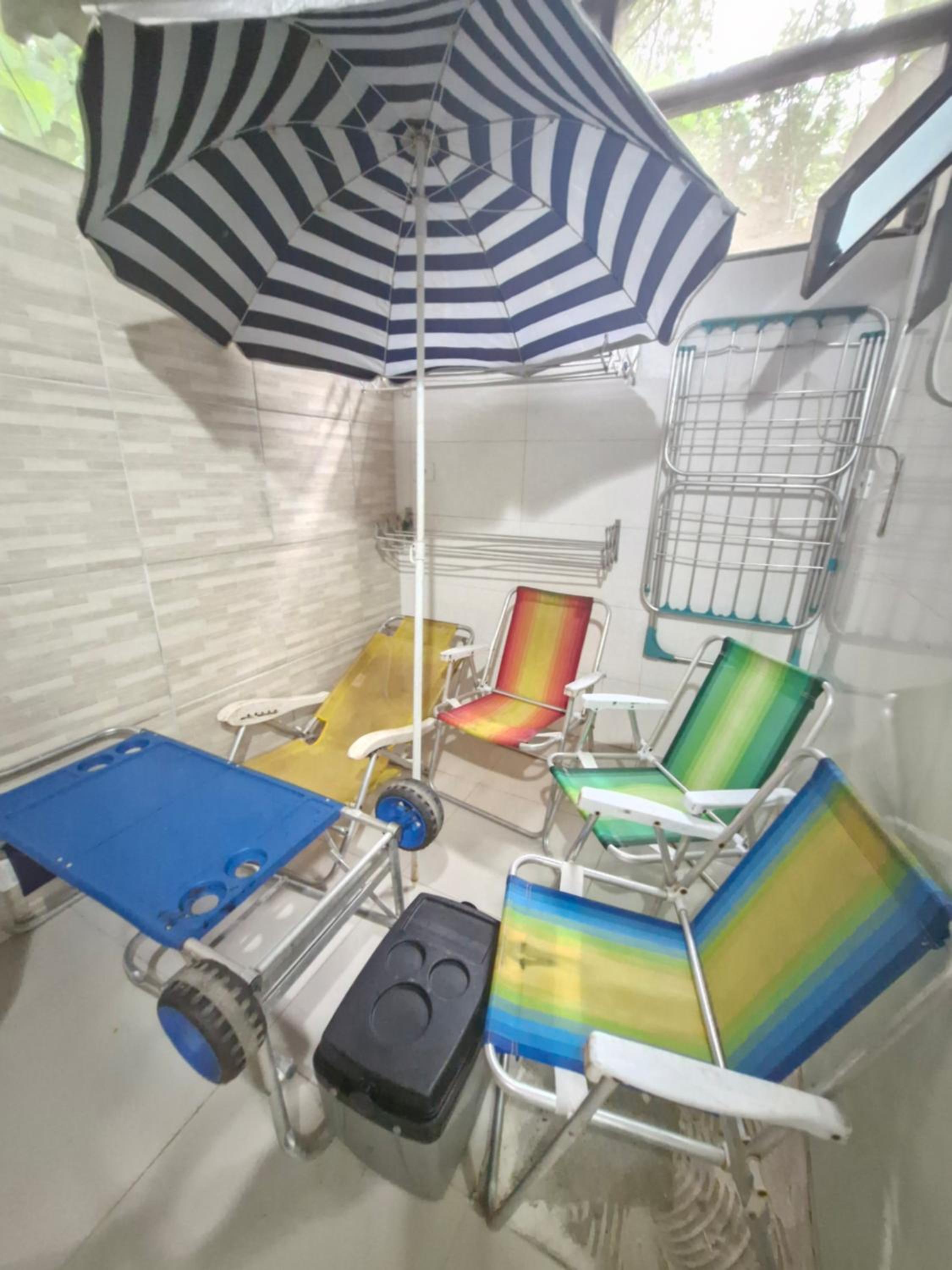 Flat em Juquehy - Condomínio com portaria e com piscina próximo praia