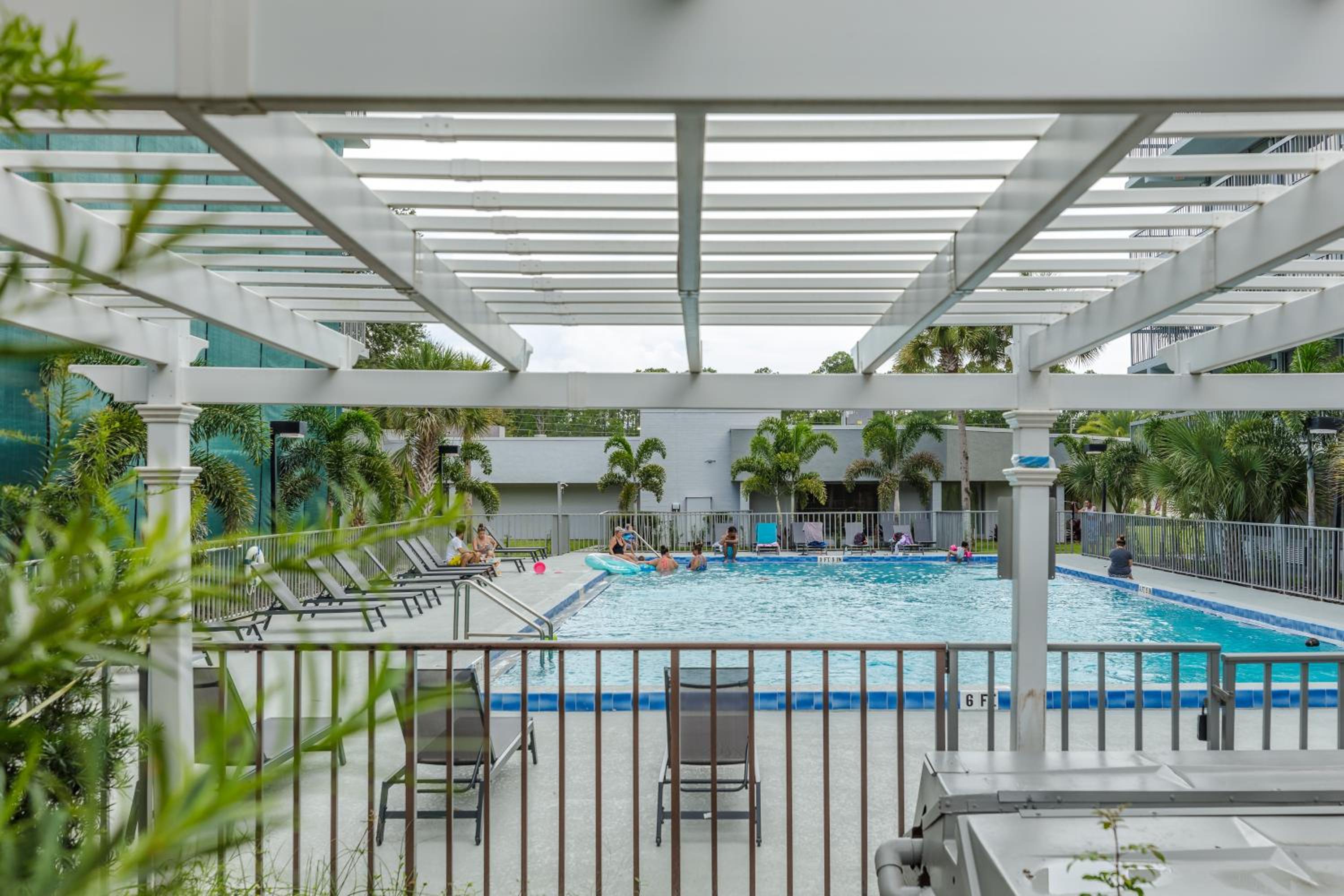 A home away from home! Lux Suite 5 mins from Disney view 3